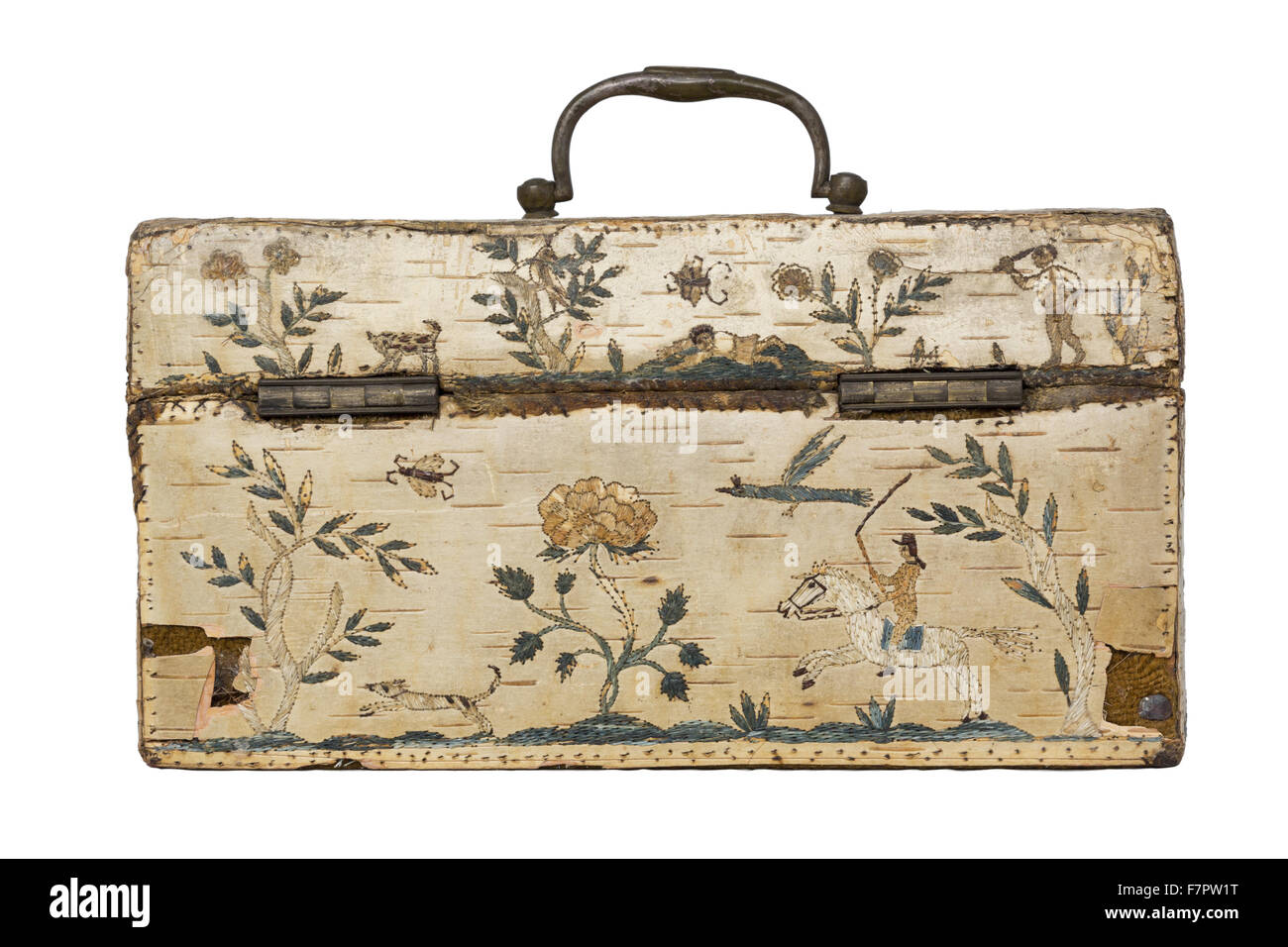 Il retro di una corteccia di betulla box, ricamato con capelli alci, fatta dai nativi americani, c. 1800. La casella decorazione raffigura scene contemporanea di entrambi i coloni europei e i popoli indigeni dell'America. Foto Stock