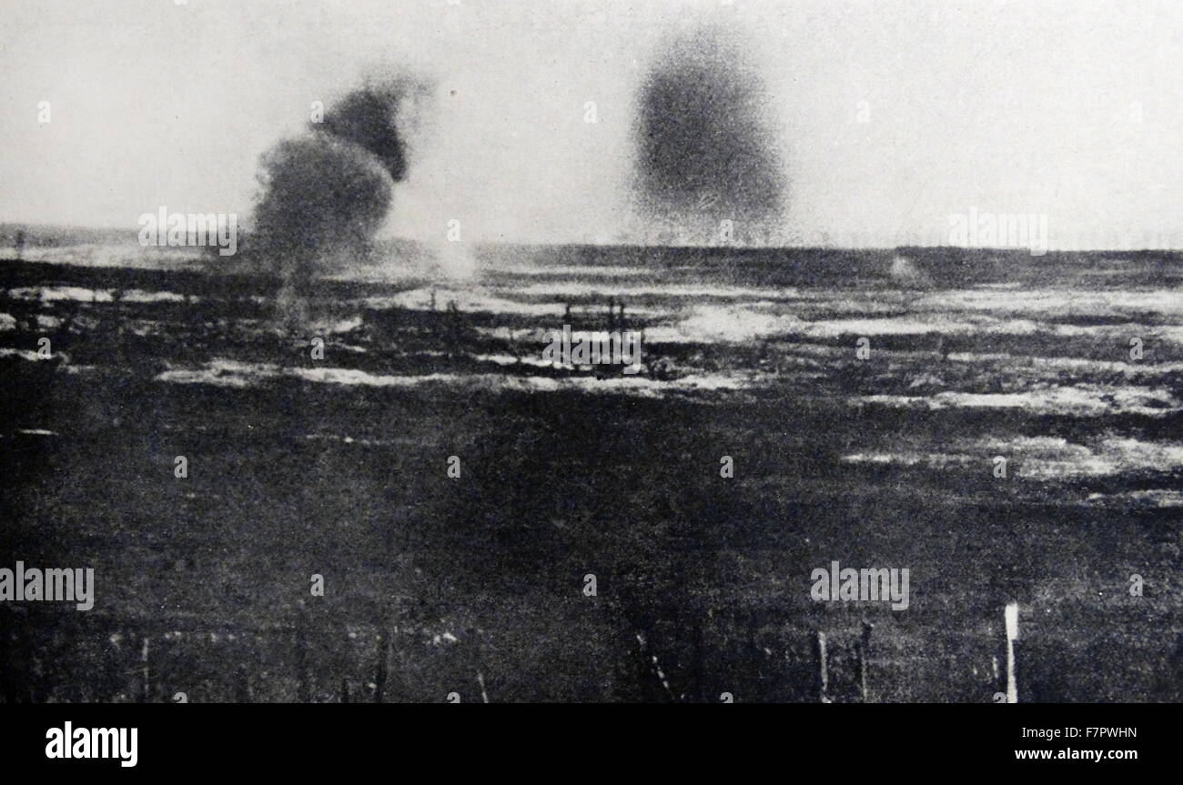 Assalto tedesco sulla avanzare delle forze francesi. Una guerra di trincea nella prima guerra mondiale 1915 Foto Stock