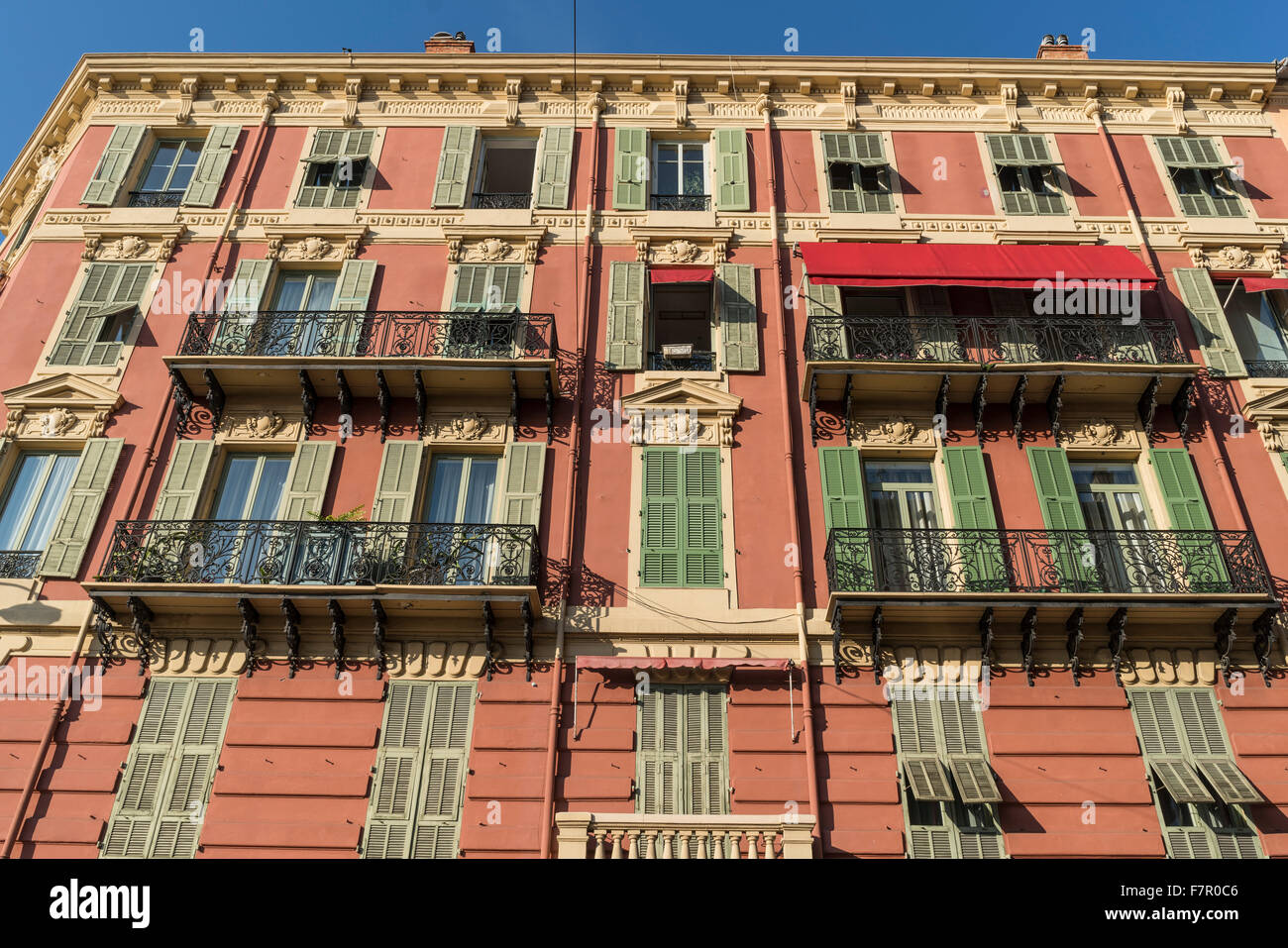 Balcone Quai de Docs Nizza Vecchia Vieux Port Harbour Costa Azzurra Costa Azzurra mediterraneo Foto Stock