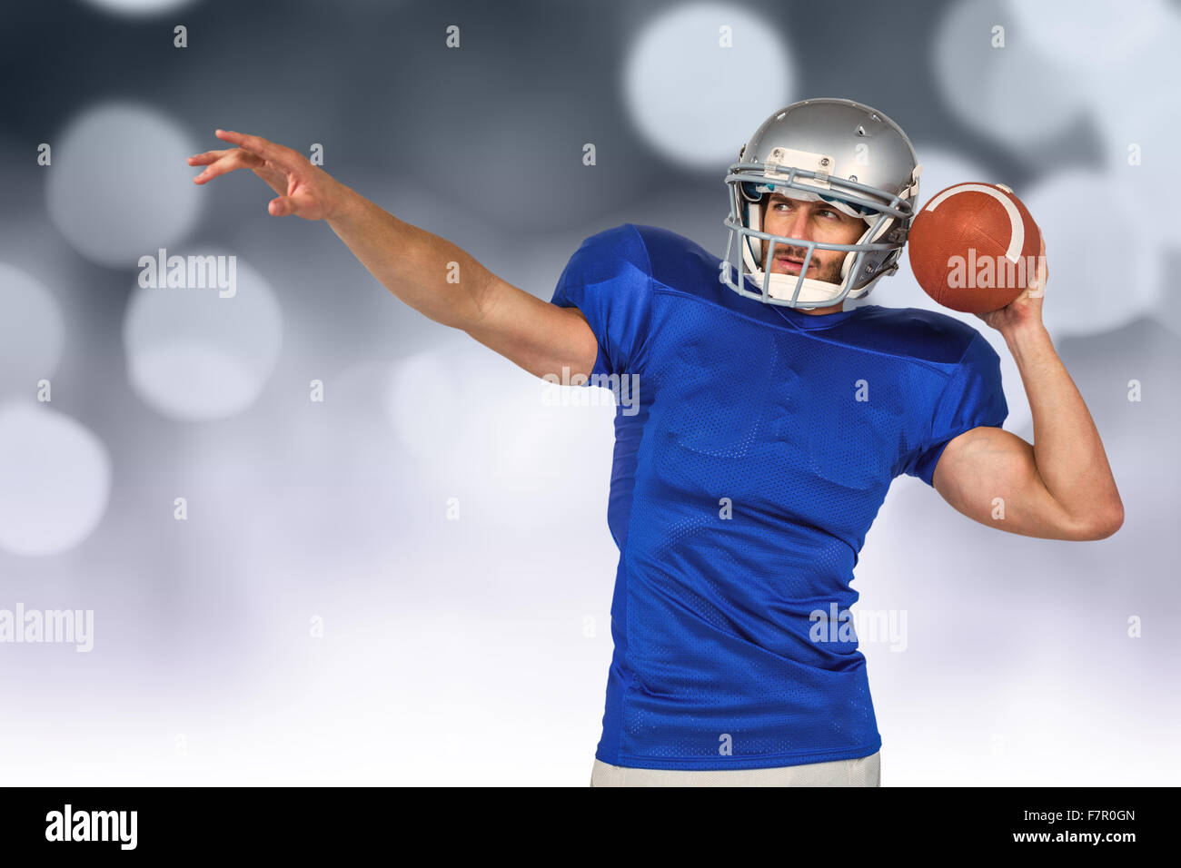Immagine composita del giocatore di football americano che sta per lanciare la palla Foto Stock