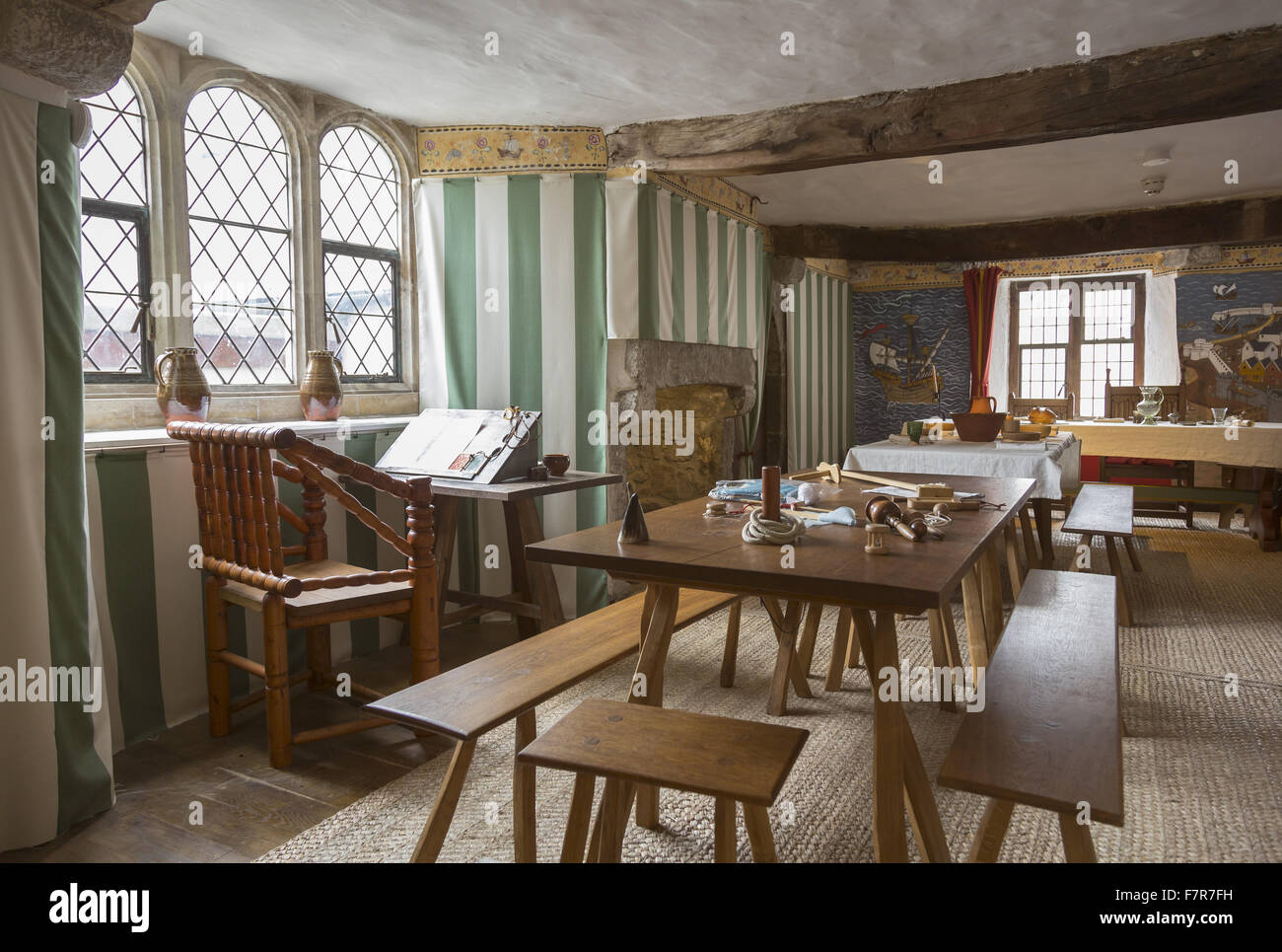 Il primo piano hall a Tudor Merchant's House, Pembrokeshire Foto Stock