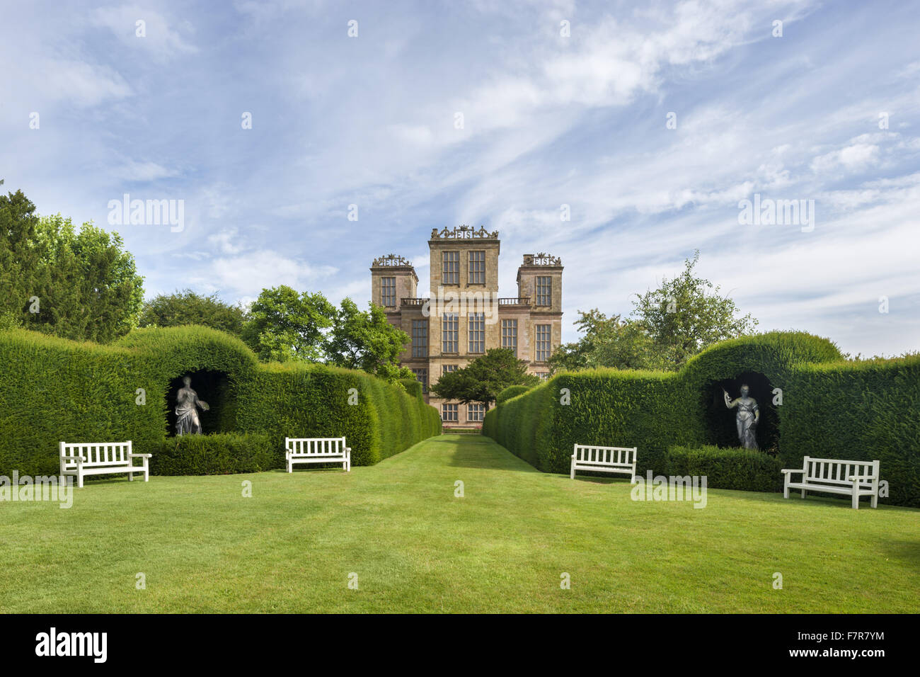 Le rondelle a Hardwick Hall, Derbyshire. La Hardwick Station Wagon è composta da splendide case e splendidi paesaggi. Foto Stock