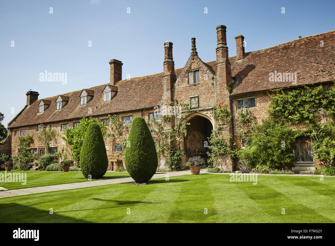 Il castello di Sissinghurst giardino, Kent. Sissinghurst è un mondo-famoso giardino creato da Vita Sackville-West e Harold Nicolson. Foto Stock