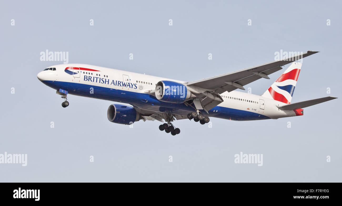 British Airways Boeing 777 G-VIIE venuta in terra a Londra Heathrow Airport LHR Foto Stock