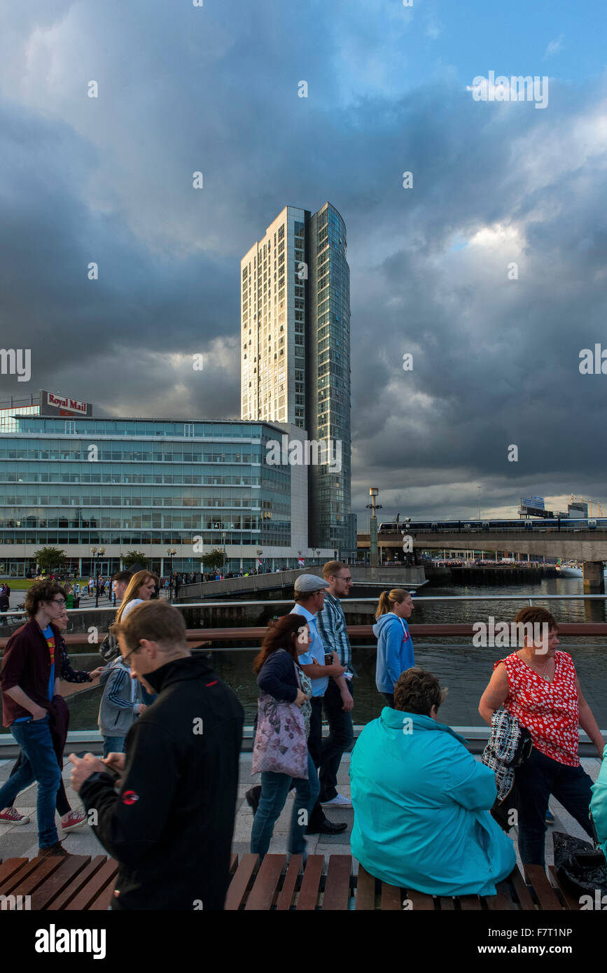 Lagan Weir piede e Ponte di ciclo, Belfast Irlanda del Nord Foto Stock