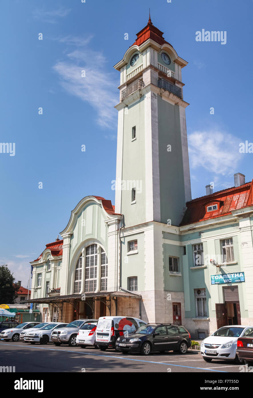 Burgas in Bulgaria - Luglio 23, 2014: passeggero centrale stazione ferroviaria di Burgas Foto Stock