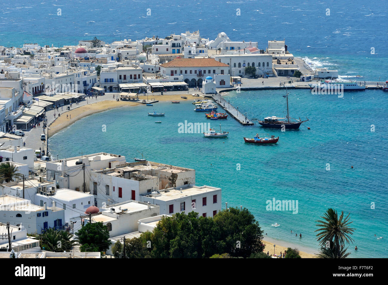 Vista del porto di Mykonos e Chora, Mykonos, Cicladi Grecia Foto Stock