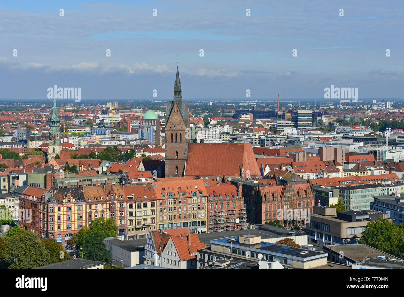 Red case in mattoni con il mercato la chiesa e il centro storico di Hannover-mitte, Hannover, Bassa Sassonia, Germania Foto Stock