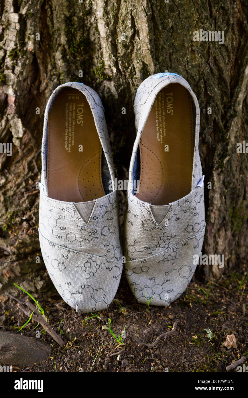 Toms shoes immagini e fotografie stock ad alta risoluzione - Alamy