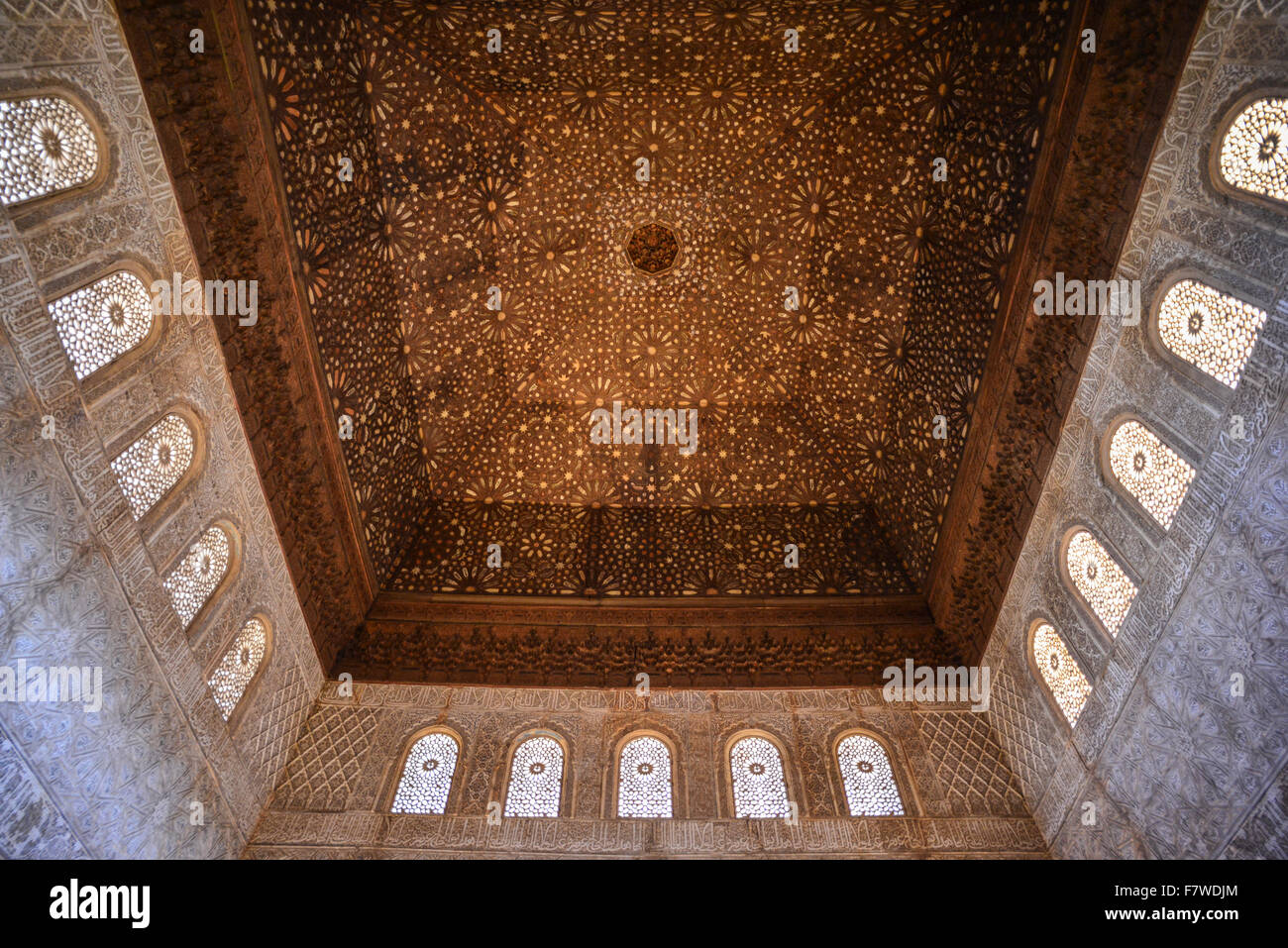 Ornato soffitto in Palacios Nazaries, Alhambra di Granada, Spagna Foto Stock