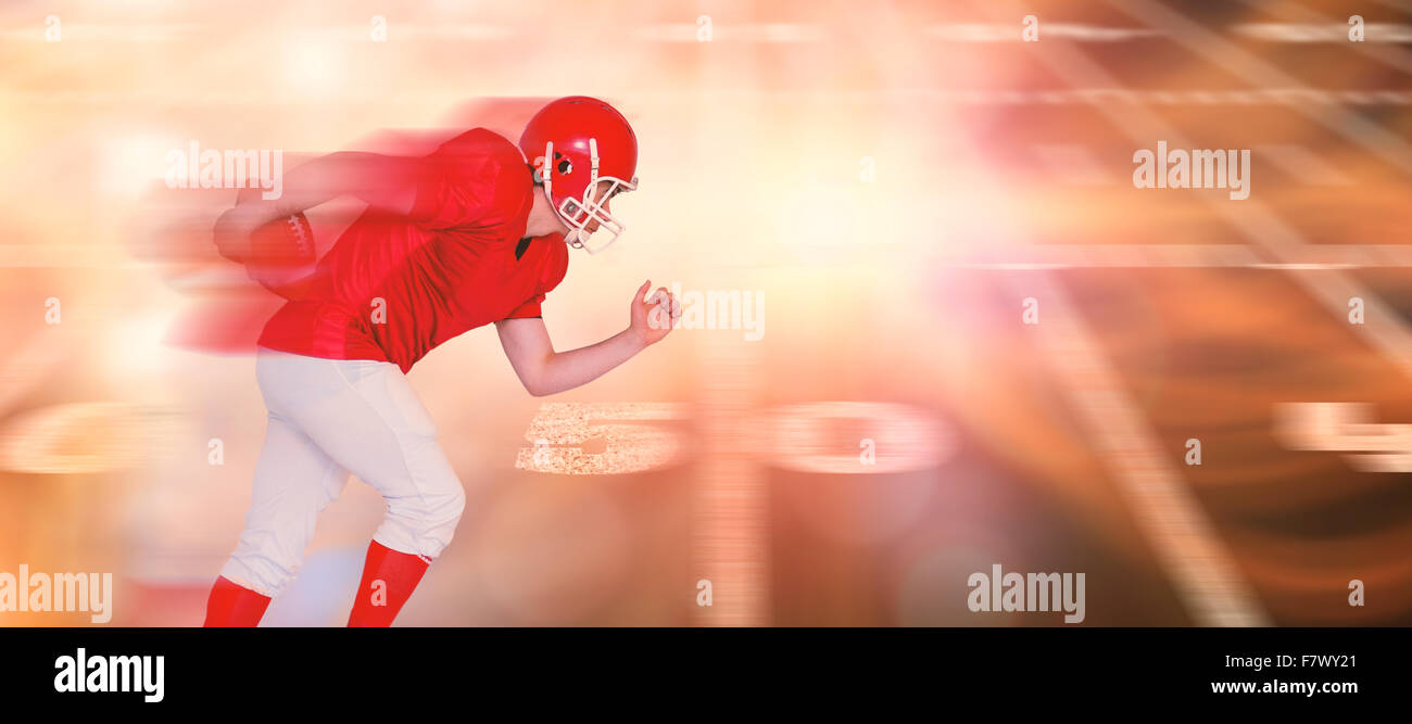 Immagine composita del giocatore di football americano in esecuzione con la palla Foto Stock