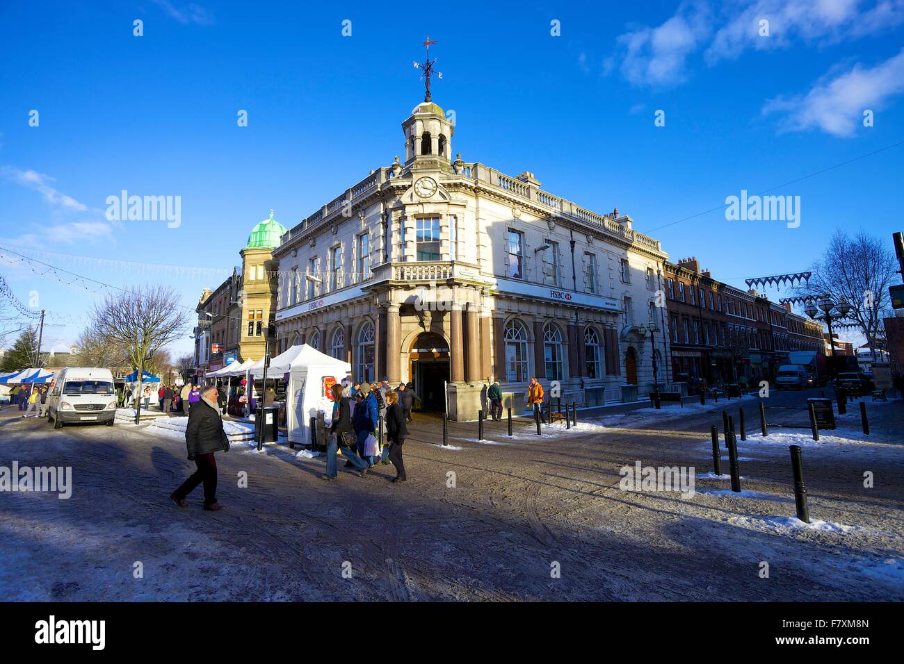 HSBC Bank all angolo della strada inglese e Bank Street. Carlisle, Cumbria, Inghilterra, Regno Unito. Foto Stock