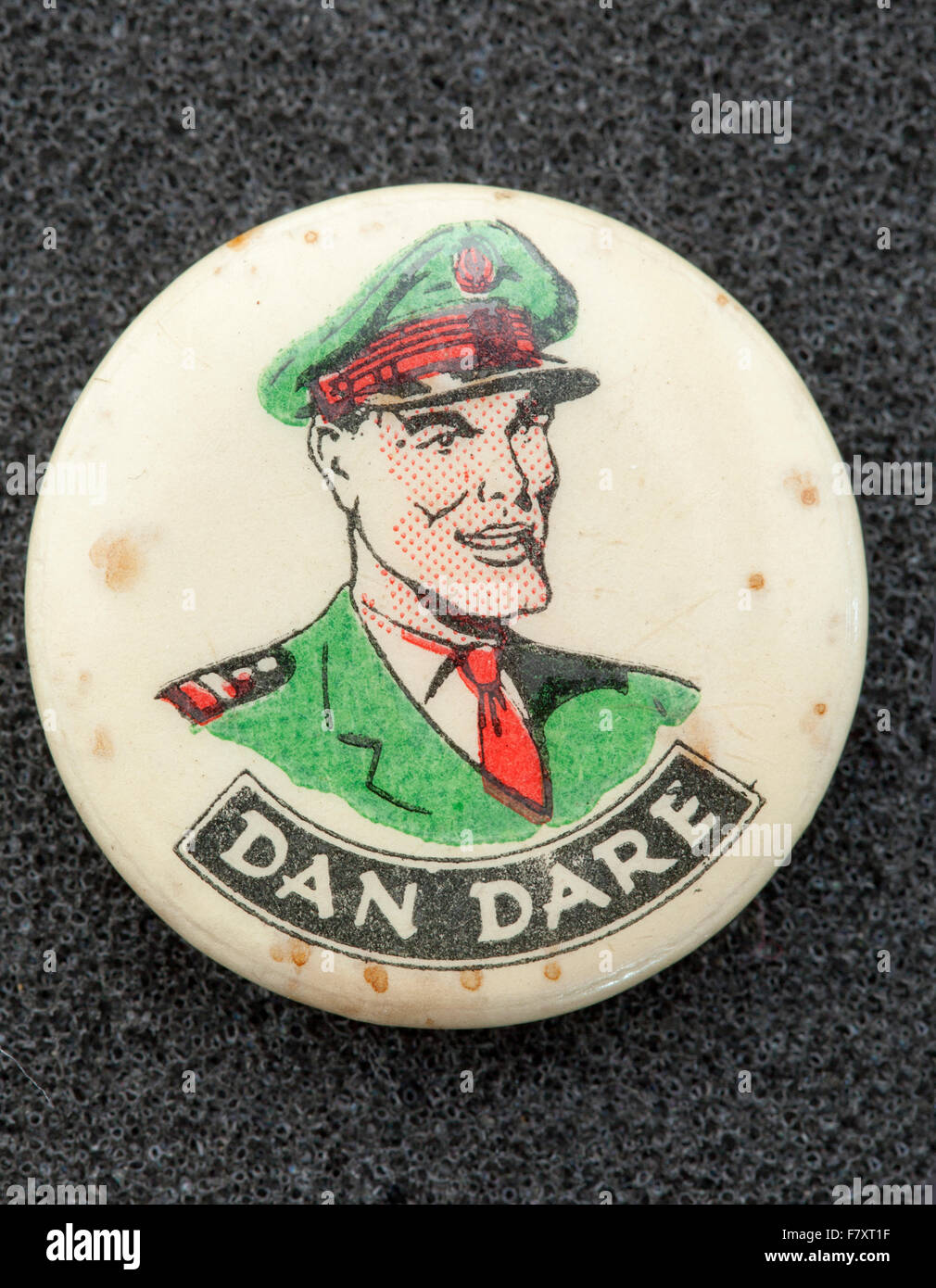 Vecchio distintivo di Dan dare d'epoca Foto Stock