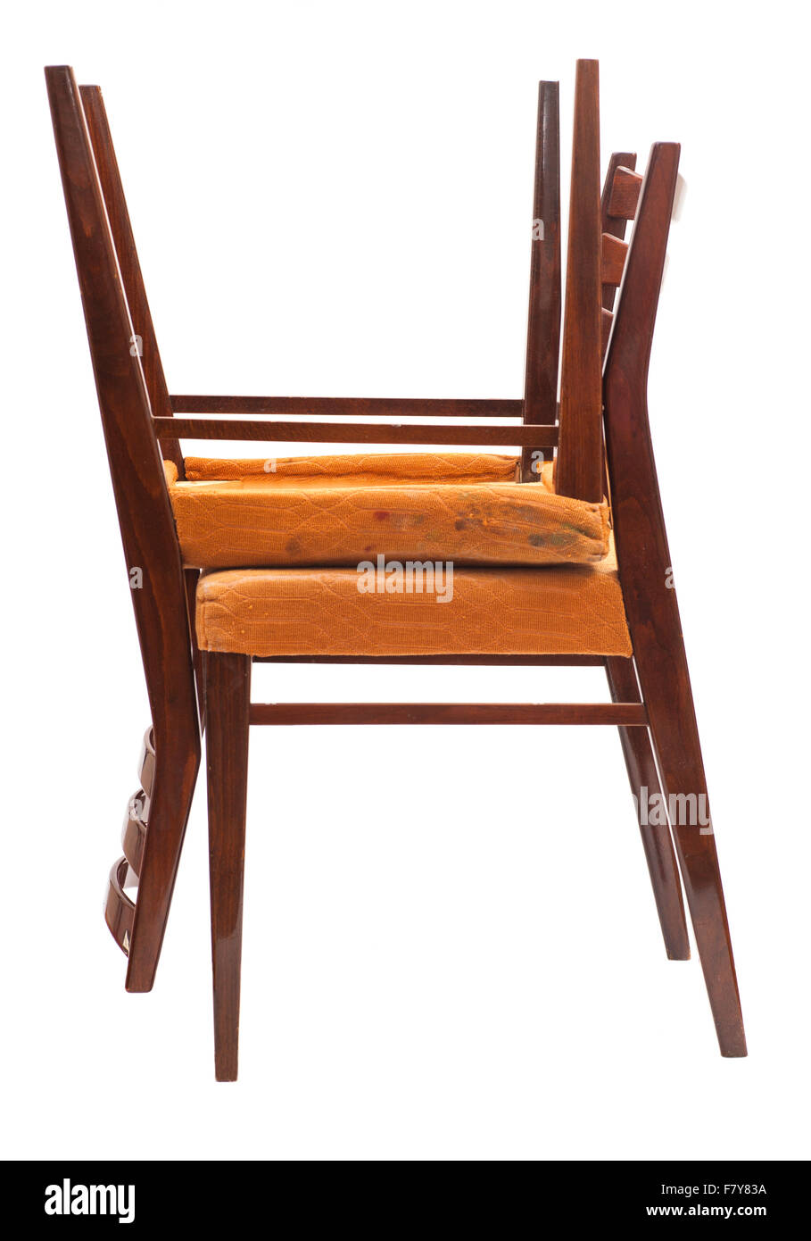 Due sedie di legno. Isolato su bianco Foto Stock