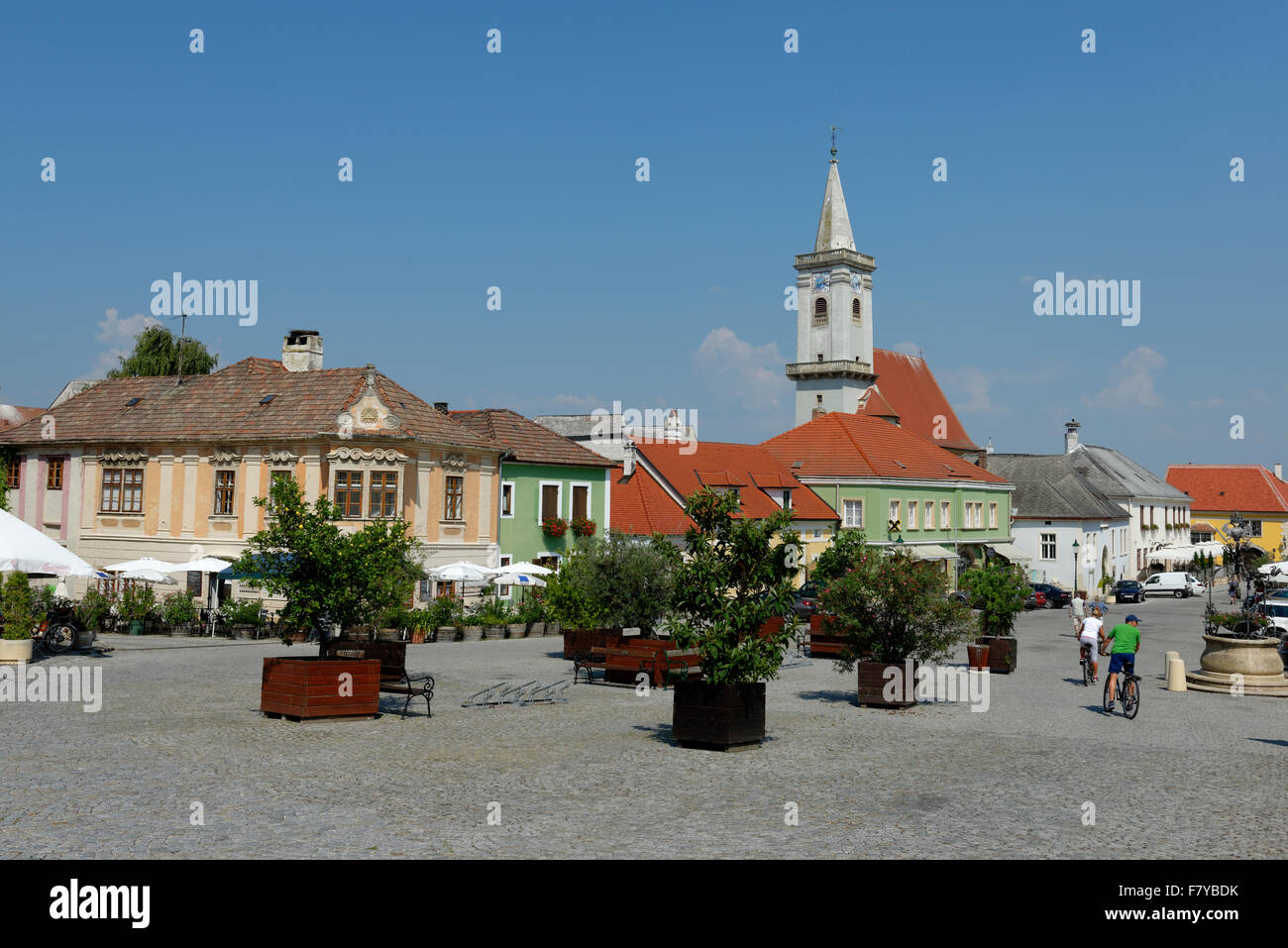Piazza del Municipio con la chiesa e la piazza principale, ruggine, lago di Neusiedl, Nord Burgenland, Burgenland, Austria Foto Stock