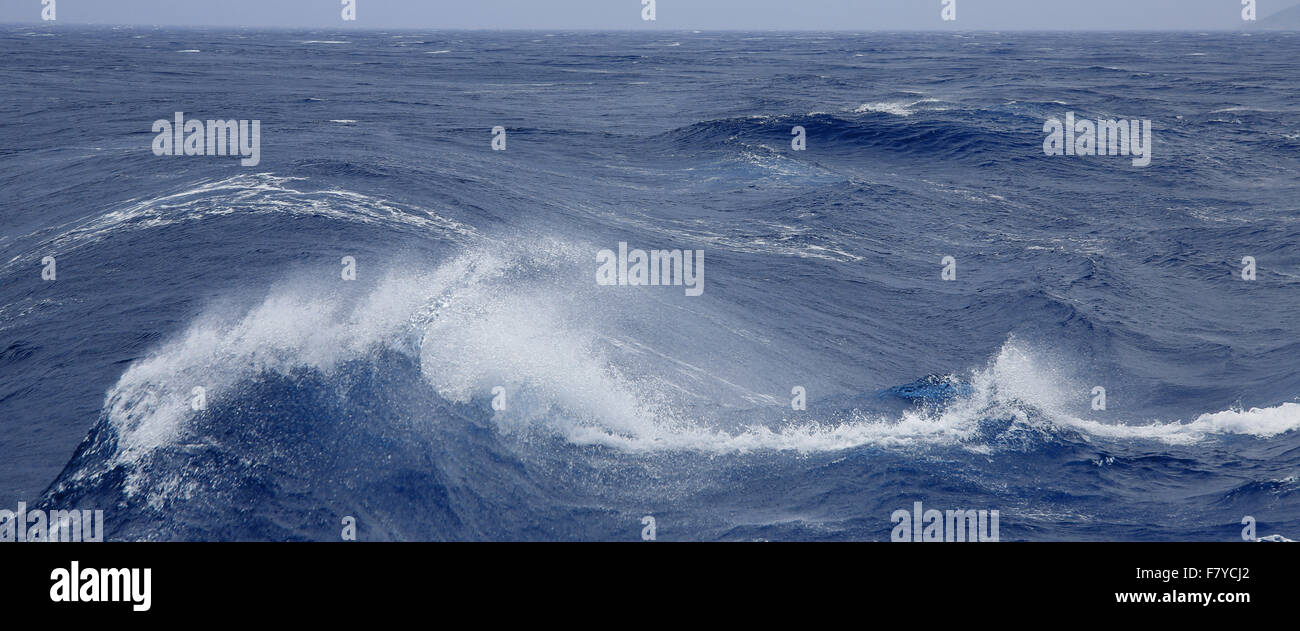 Mare tempestoso, onde, Atlantico, La Palma, Spagna Foto Stock