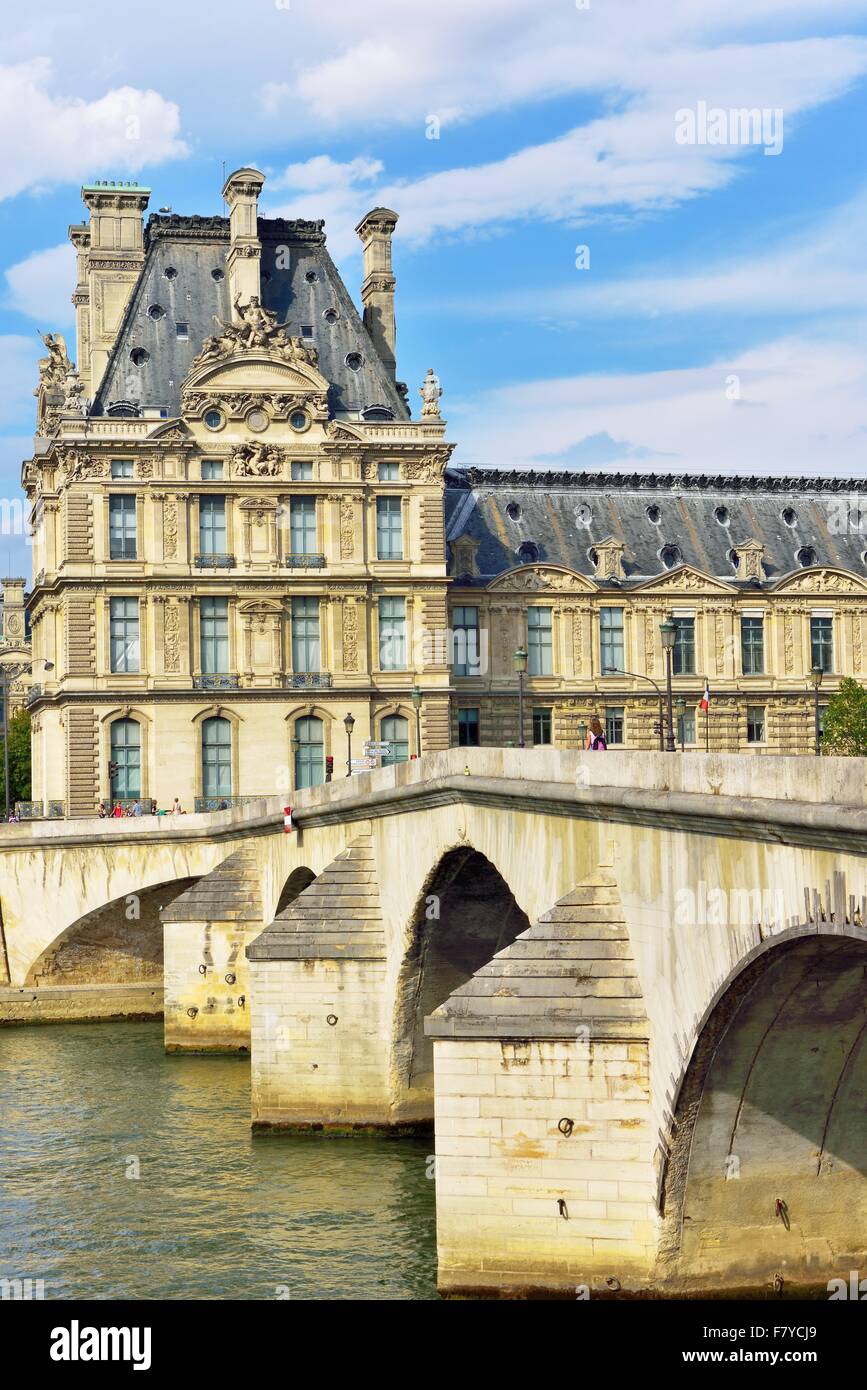Ponte Pont Royale sulla Senna, con Musée de Louvre, Parigi, Ile de France, Francia Foto Stock
