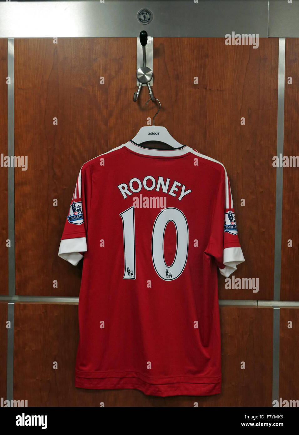 Wayne Rooney camicia in spogliatoio MUFC, sul gancio ufficiale del Manchester United, Old Trafford, Inghilterra, UK, M16 0RA Foto Stock