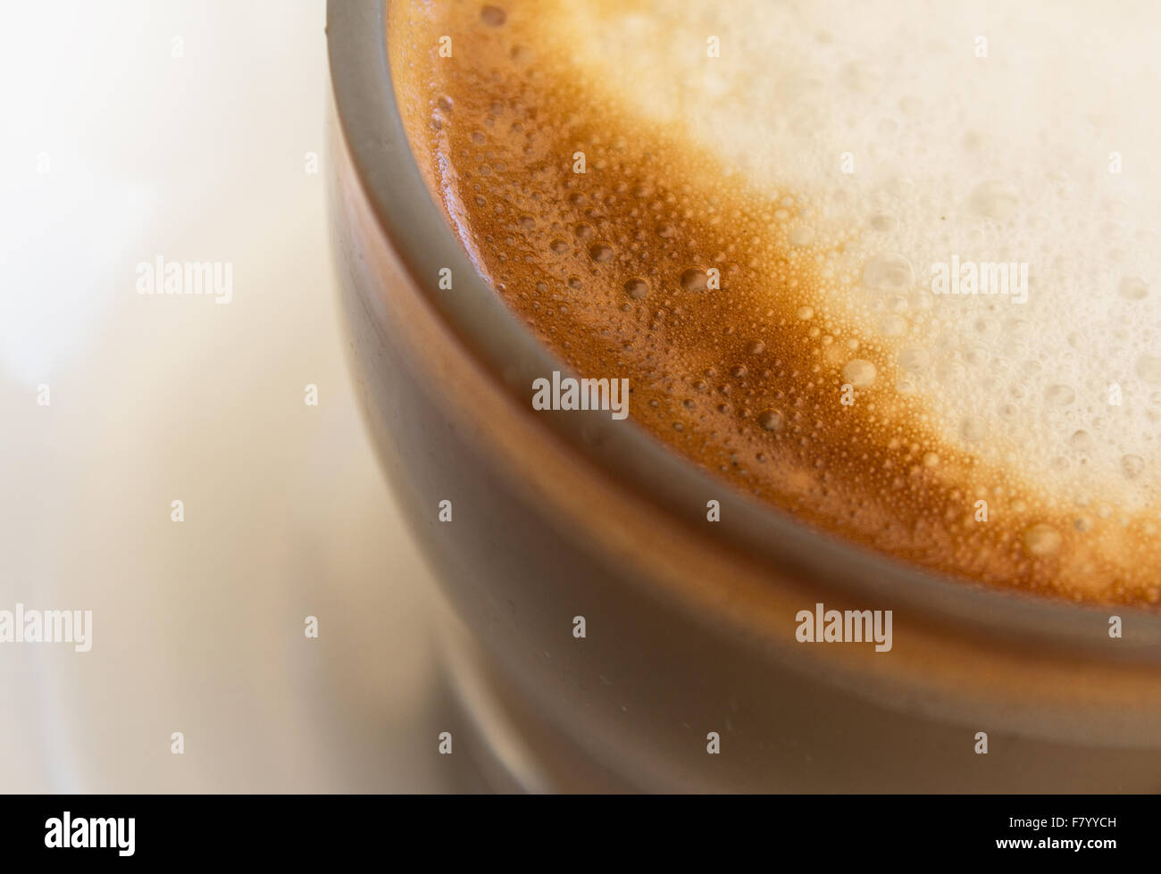 Caffè latte closeup - crema per il caffè macro Foto Stock