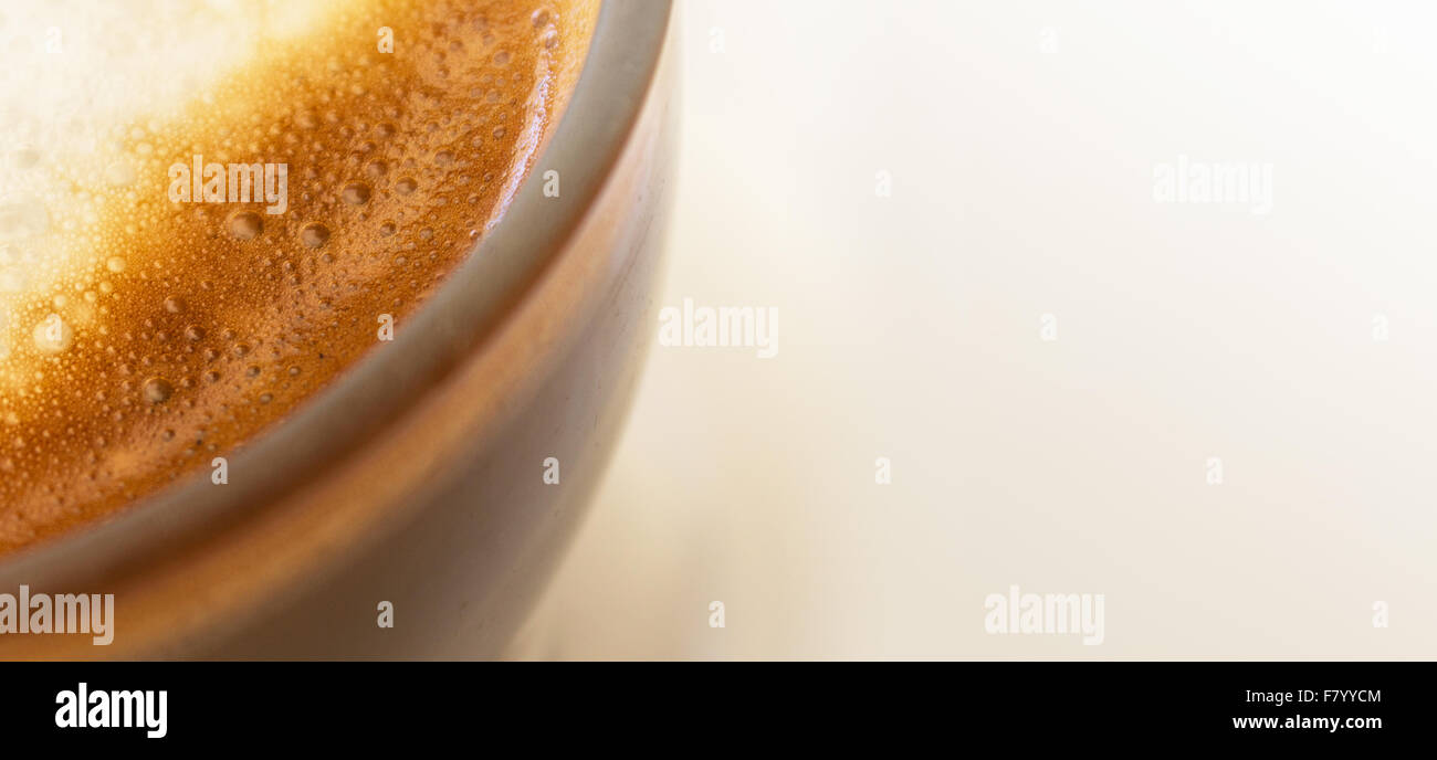 Caffè latte closeup - crema per il caffè macro Foto Stock