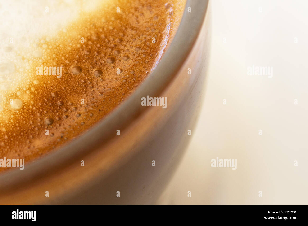 Caffè latte closeup - crema per il caffè macro Foto Stock