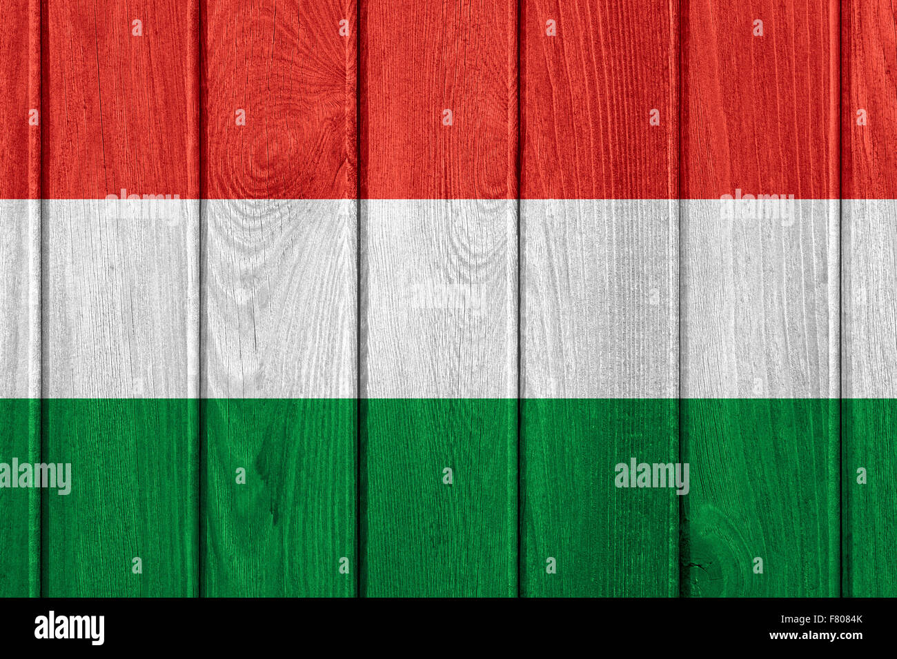 Bandiera dell'Ungheria o ungherese banner su sfondo di legno Foto Stock