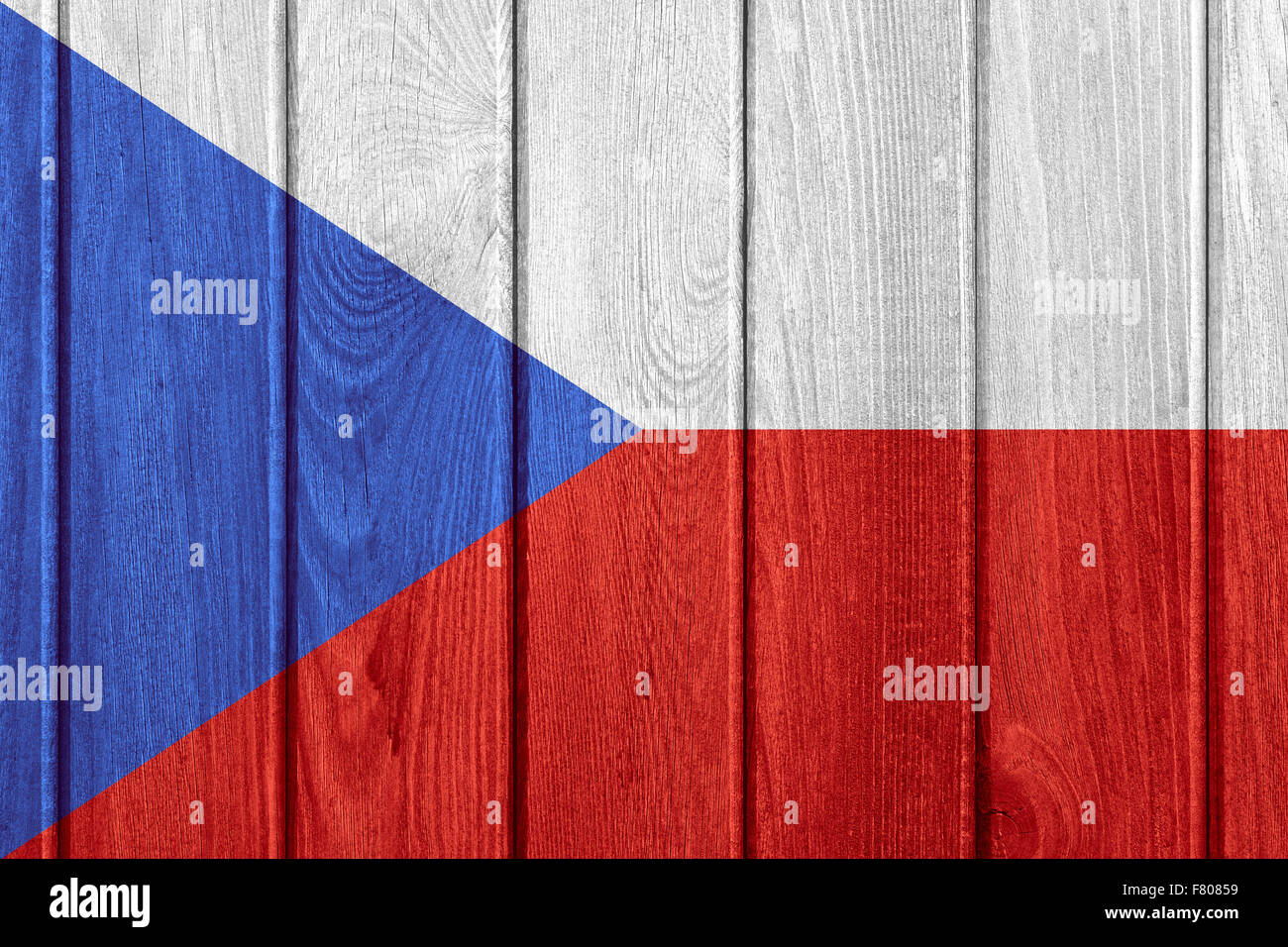 Bandiera della Repubblica ceca o banner su sfondo di legno Foto Stock