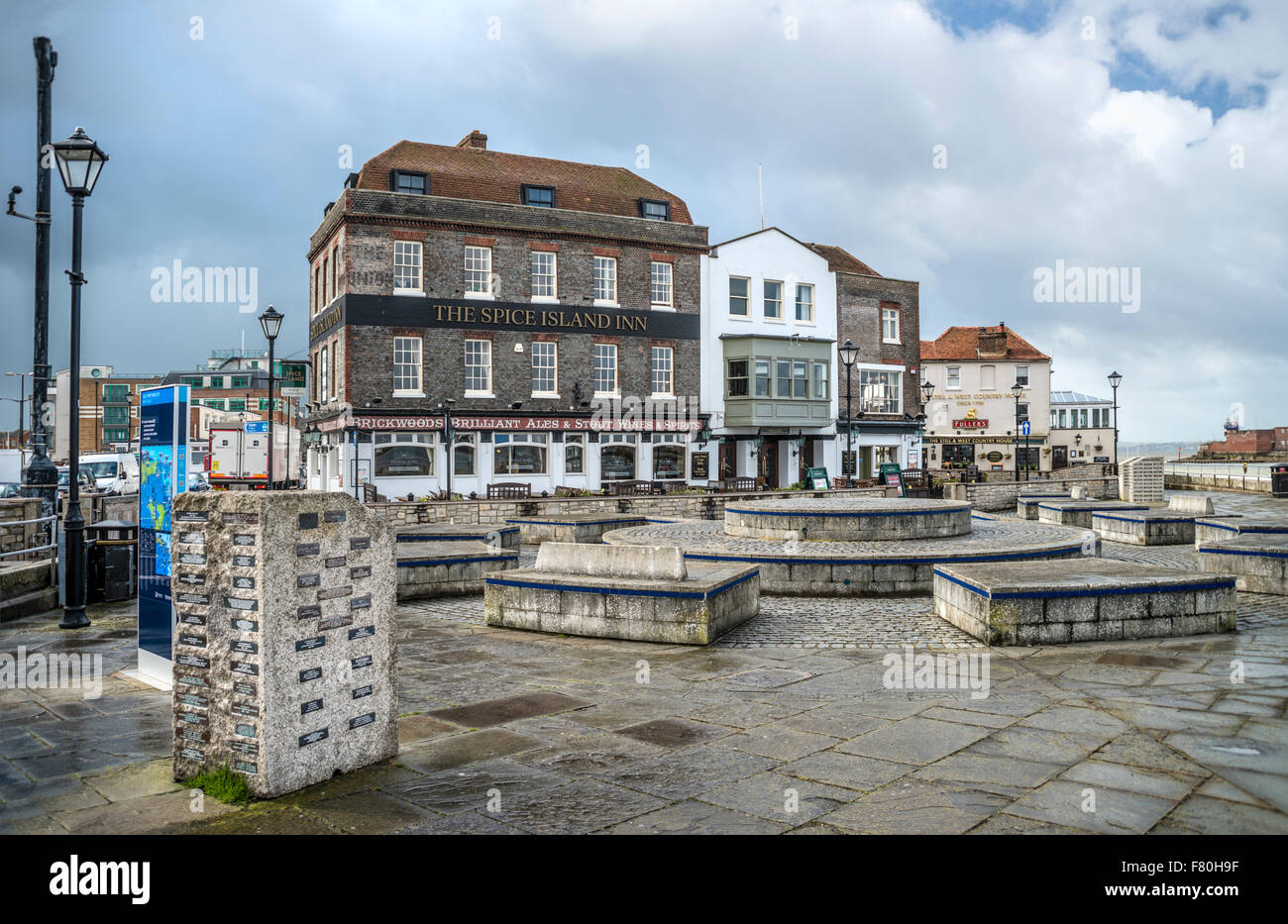 Spice Quay a Portsmouth Harbour, Hampshire, Inghilterra, Regno Unito Foto Stock