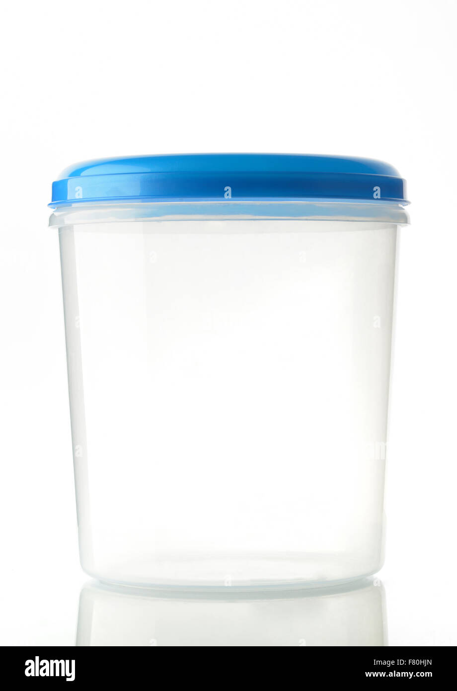 Contenitore in plastica con coperchio blu Foto Stock