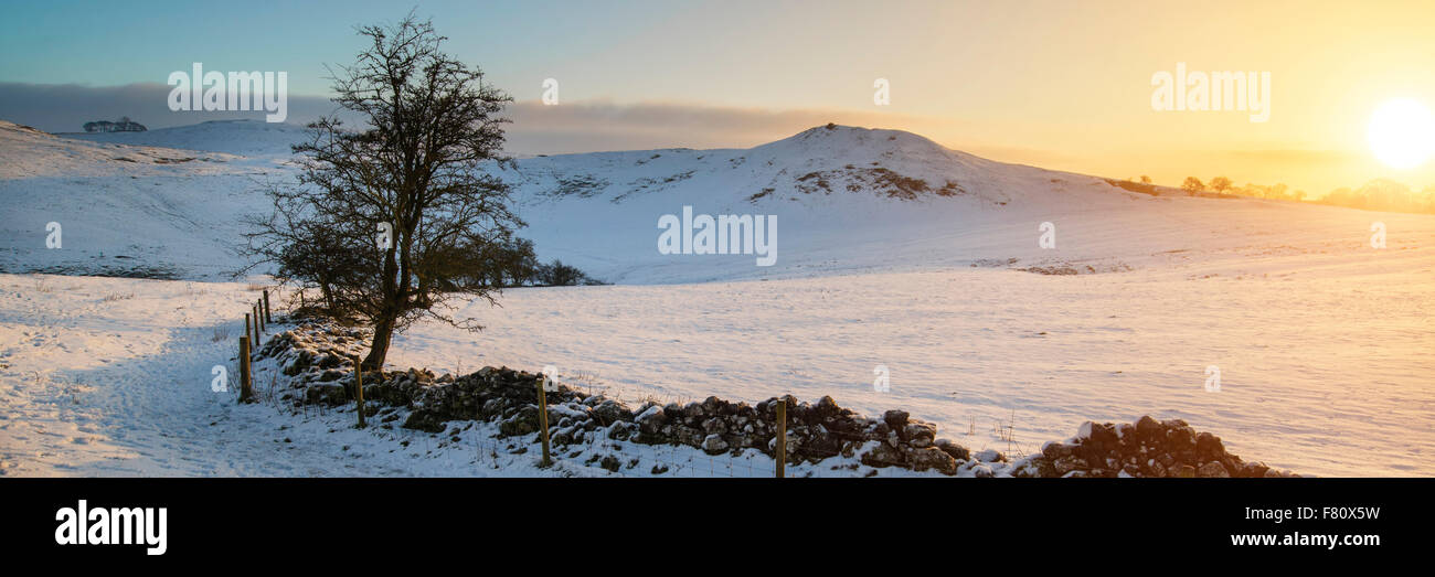 Incredibile paesaggio invernale nel Parco Nazionale di Peak District NEL REGNO UNITO Foto Stock