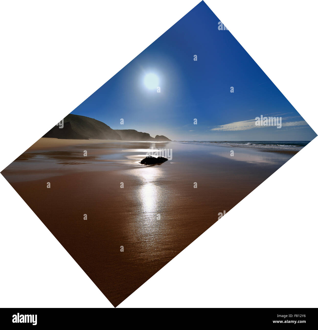 Il Portogallo, Costa Vicentina: vista panoramica e diversa prospettiva di spiaggia naturale in Rogil Foto Stock