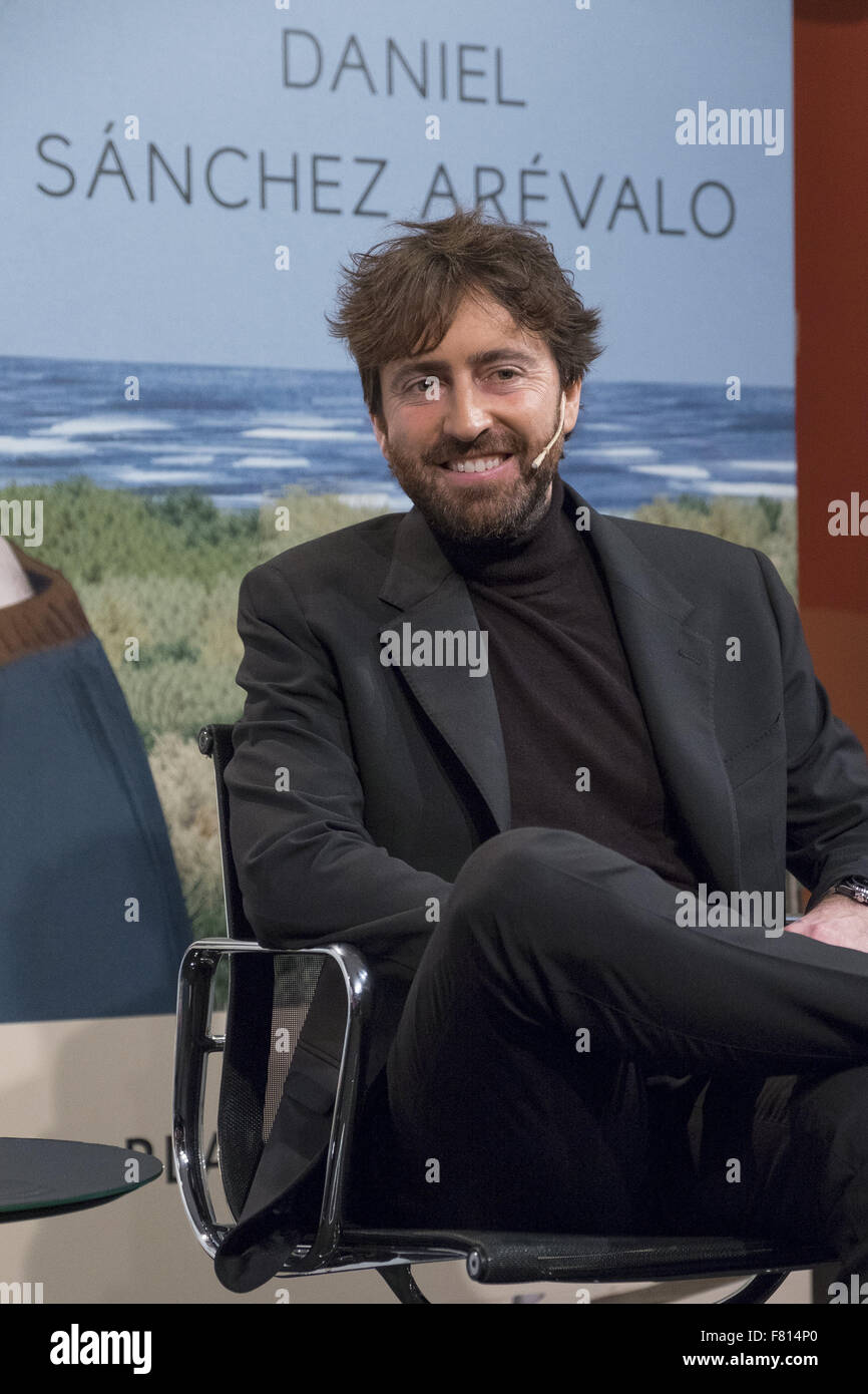 Photocall per i finalisti e vincitore del premio nuovo pianeta 2015 'HOMBRES DESNUDOS' de Alicia Gimenez bartlett y 'LA ISLA DE ALICE" de Daniel Sánchez Arévalo con: Daniel Sánchez Arévalo dove: Madrid, Spagna Quando: 03 Nov 2015 Foto Stock