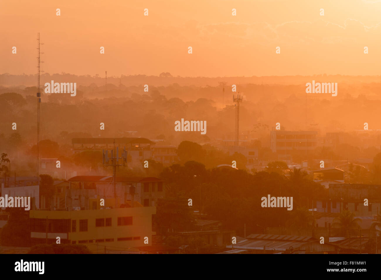 Opacità del fumo da El Niño associati gli incendi in Amazzonia 2015, Puerto Maldonado, di Madre de Dios, Perù Foto Stock