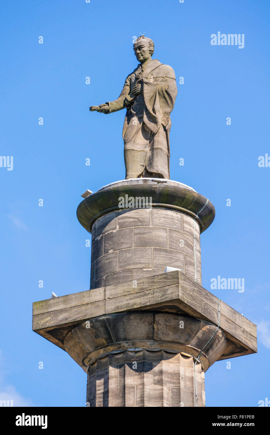 Statua di William Wilberforce al di fuori del college di scafo Wilberforce Drive Hull Kingston upon Hull Yorkshire England Regno Unito GB EU Europe Foto Stock