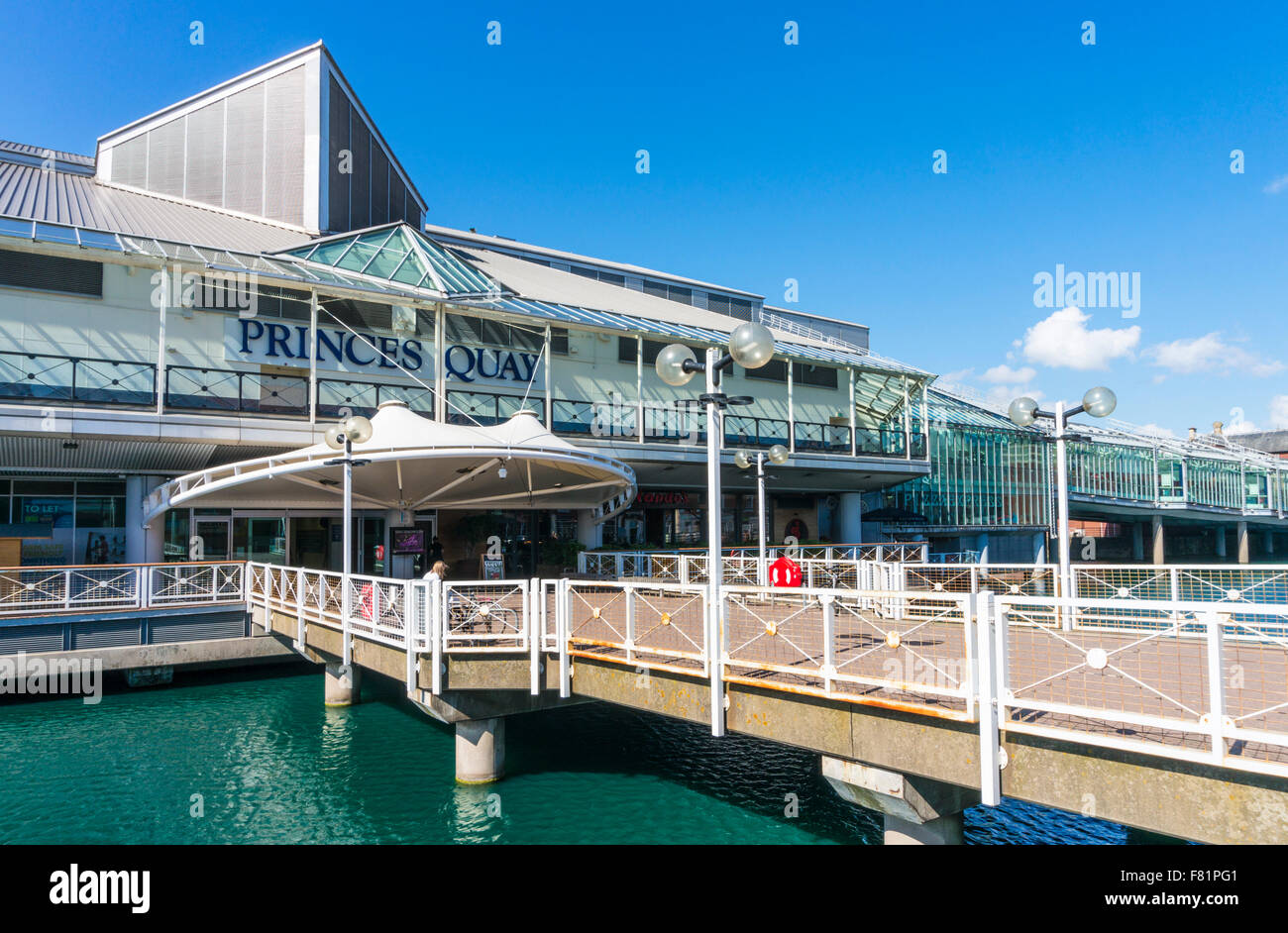 Ingresso esterno per Prince's Quay shopping center costruito su Prince's dock Kingston upon Hull Yorkshire England Regno Unito GB EU Europe Foto Stock