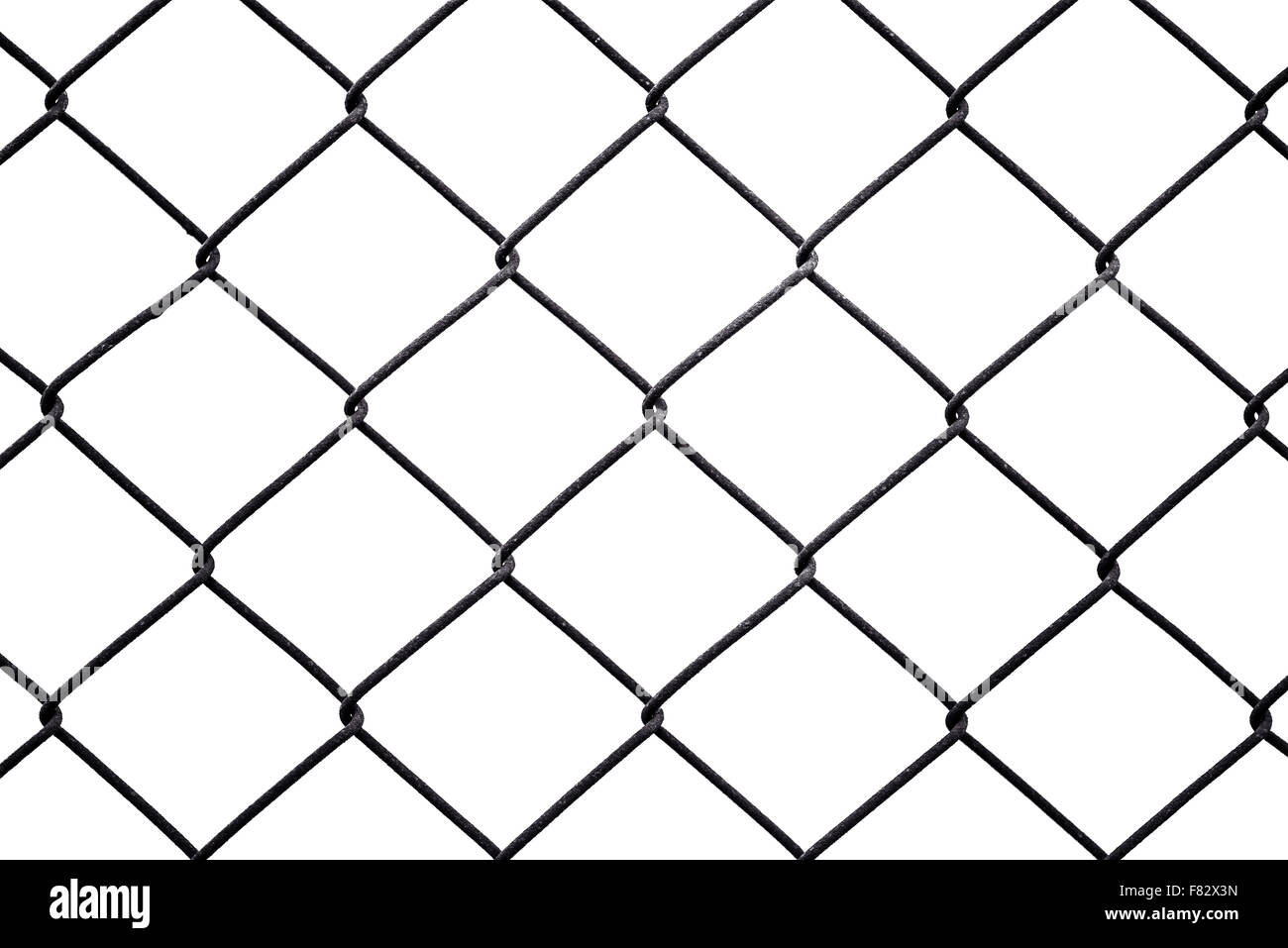 Rusty chain link fencing isolati su sfondo bianco, recinzione metallica a losanga Foto Stock