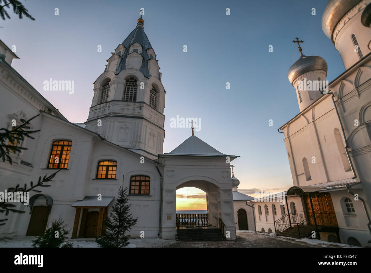Pereslavl-Zalessky, Russia - Novembre 28, 2015: Nikitsky monastero, è fondata nel 1010. Chiesa dell'Annunciazione del Blesse Foto Stock