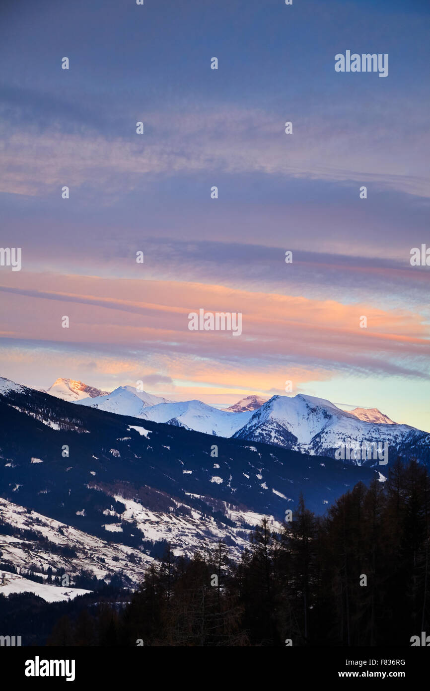 Vista dalla Scheipenalm verso le Alpi di Tux, Wipptal, Alto Adige / Tirolo, Austria / Österreich Foto Stock