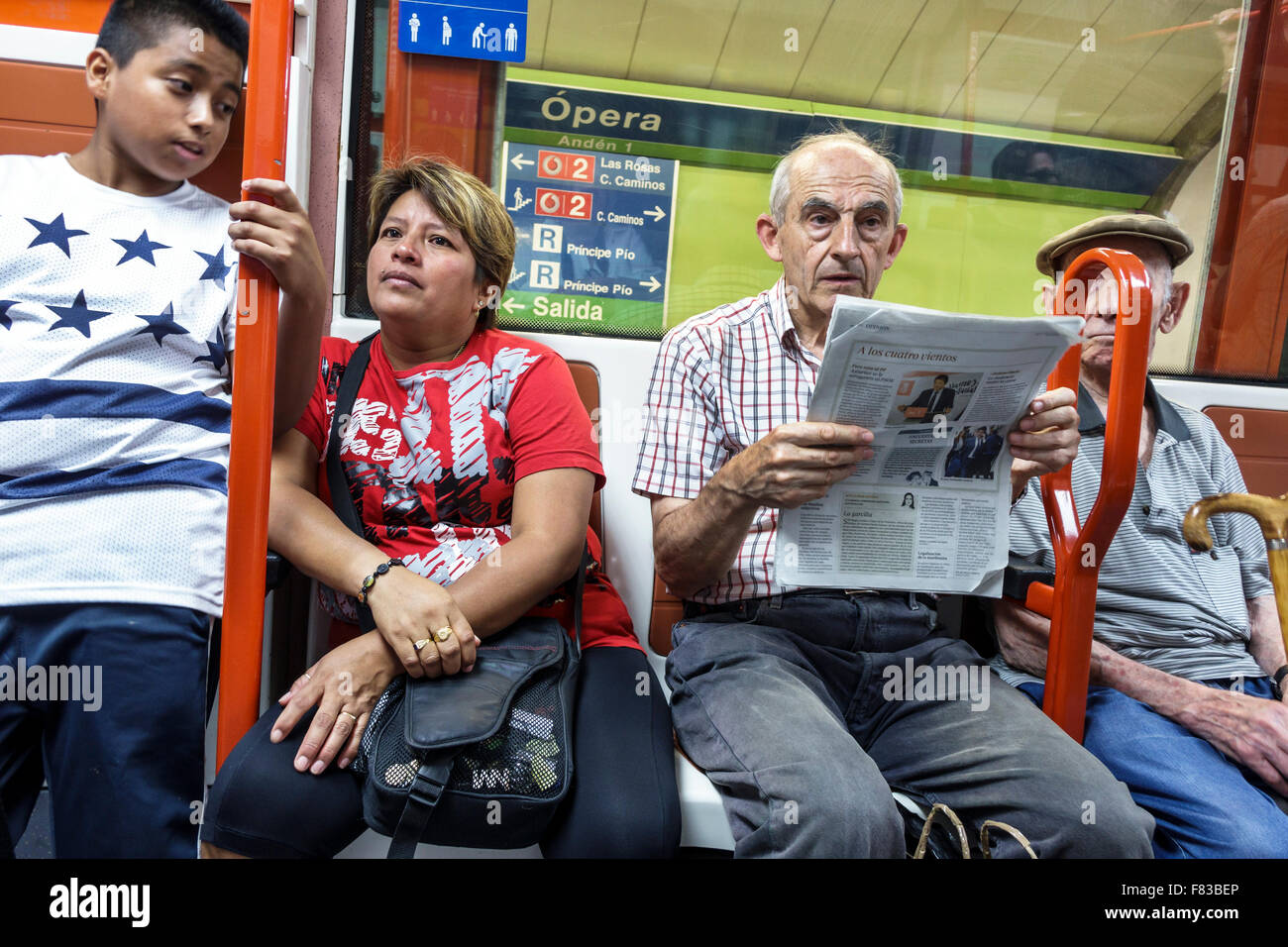 Madrid Spagna, Europa, spagnolo, ispanico, stazione della metropolitana Opera, metropolitana, treno, trasporti pubblici, sottosuolo Foto Stock