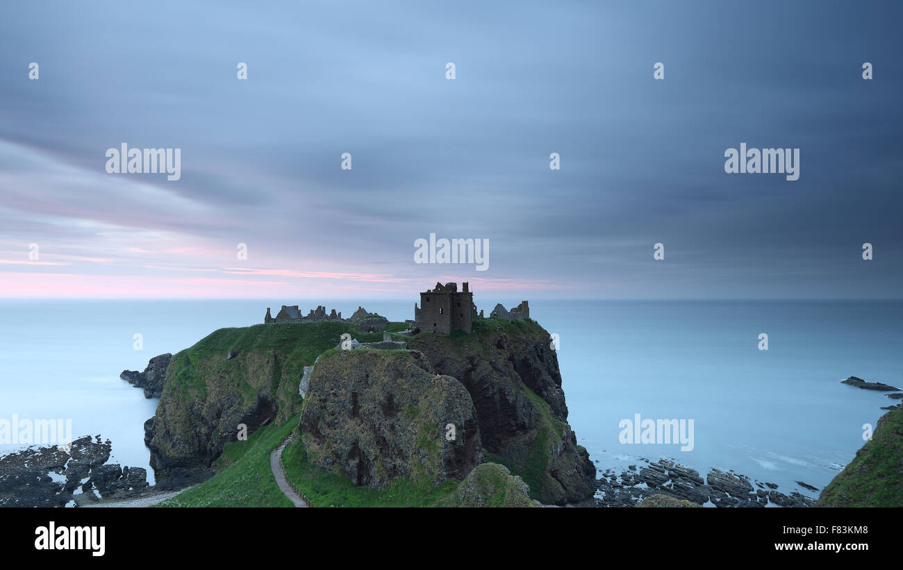 Castello di Dunnottar a Sunrise Foto Stock