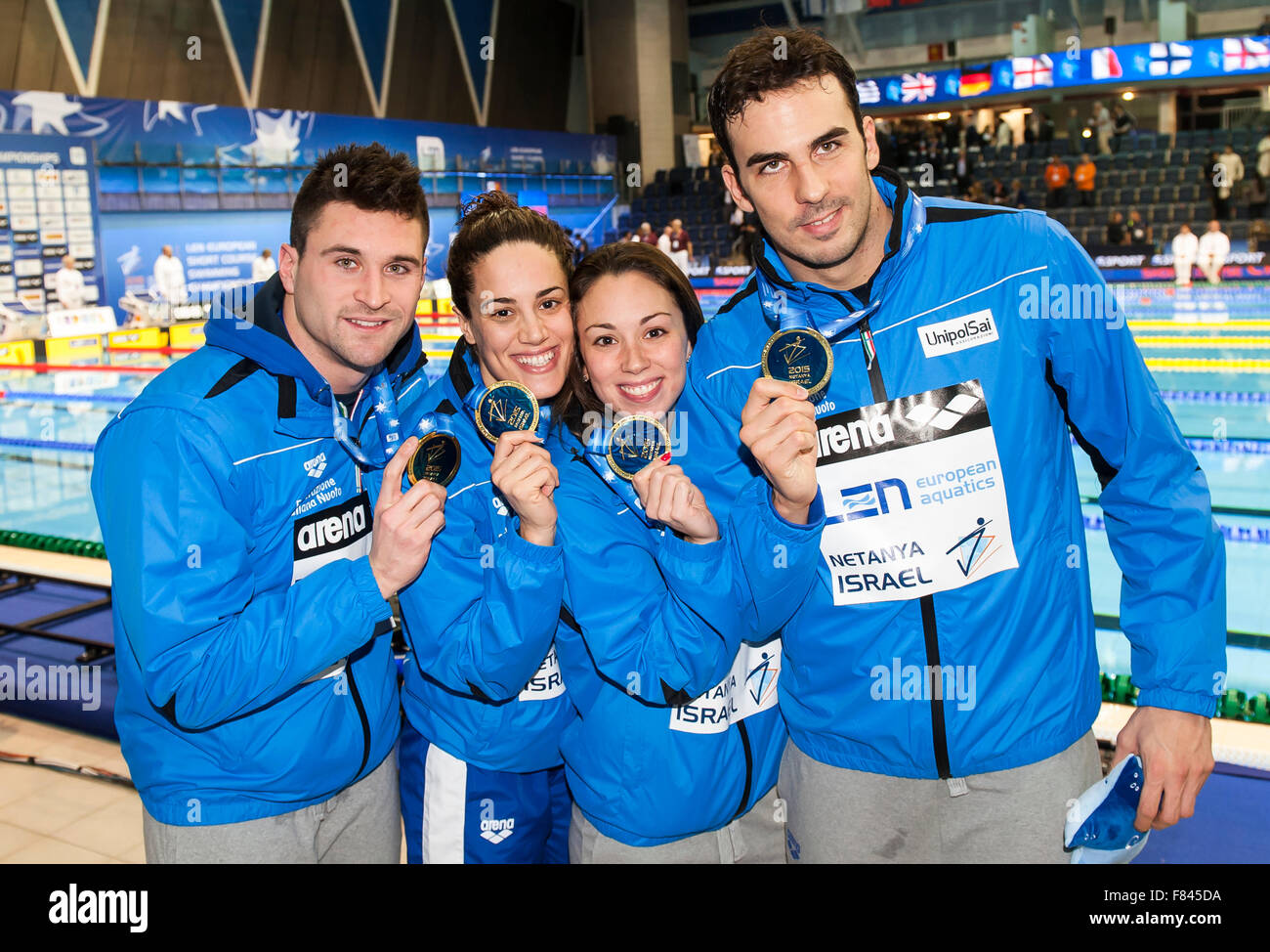 Israele. 05 Dic, 2015. Team Italia BOCCHIA Federico ORSI Marco FERRAIOLI Erica DIPIETRO Silvia medaglia d oro miscelati 4x50m Freestyle Finale Netanya, Israele, Wingate Institute LEN European Short Course Swimming Championships Dic. 2 - 6, 2015 Netanya 05-12-2015 Nuoto Campionati Europei di nuoto in vasca corta foto Giorgio Perottino/Deepbluemedia/Insidefoto Credito: Insidefoto/Alamy Live News Foto Stock