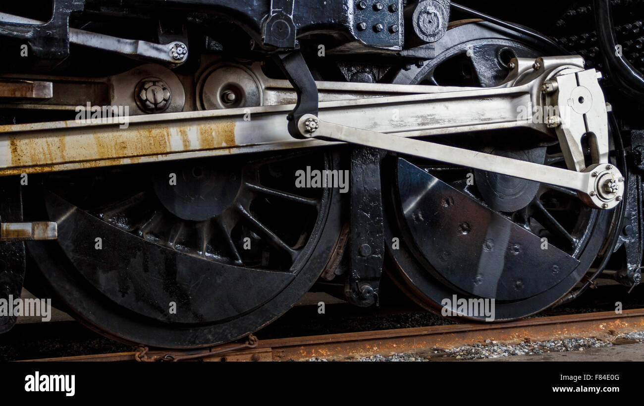 Chiudere completamente le ruote su steam locomotiva. Virginia Museo dei Trasporti Foto Stock