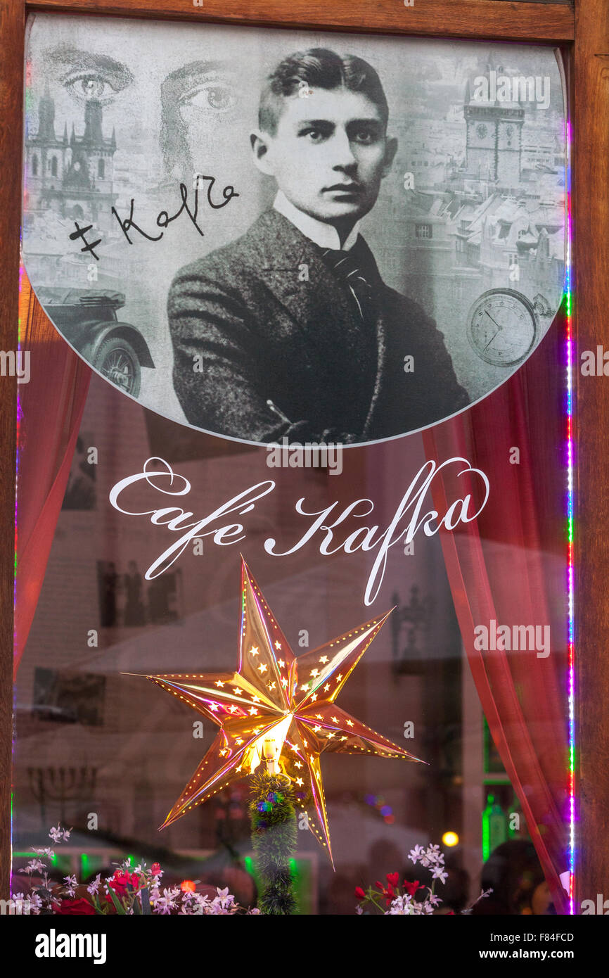 Cafe Kafka, Natale, Franz Kafka, Piazza della Città Vecchia di Praga, Repubblica Ceca Foto Stock