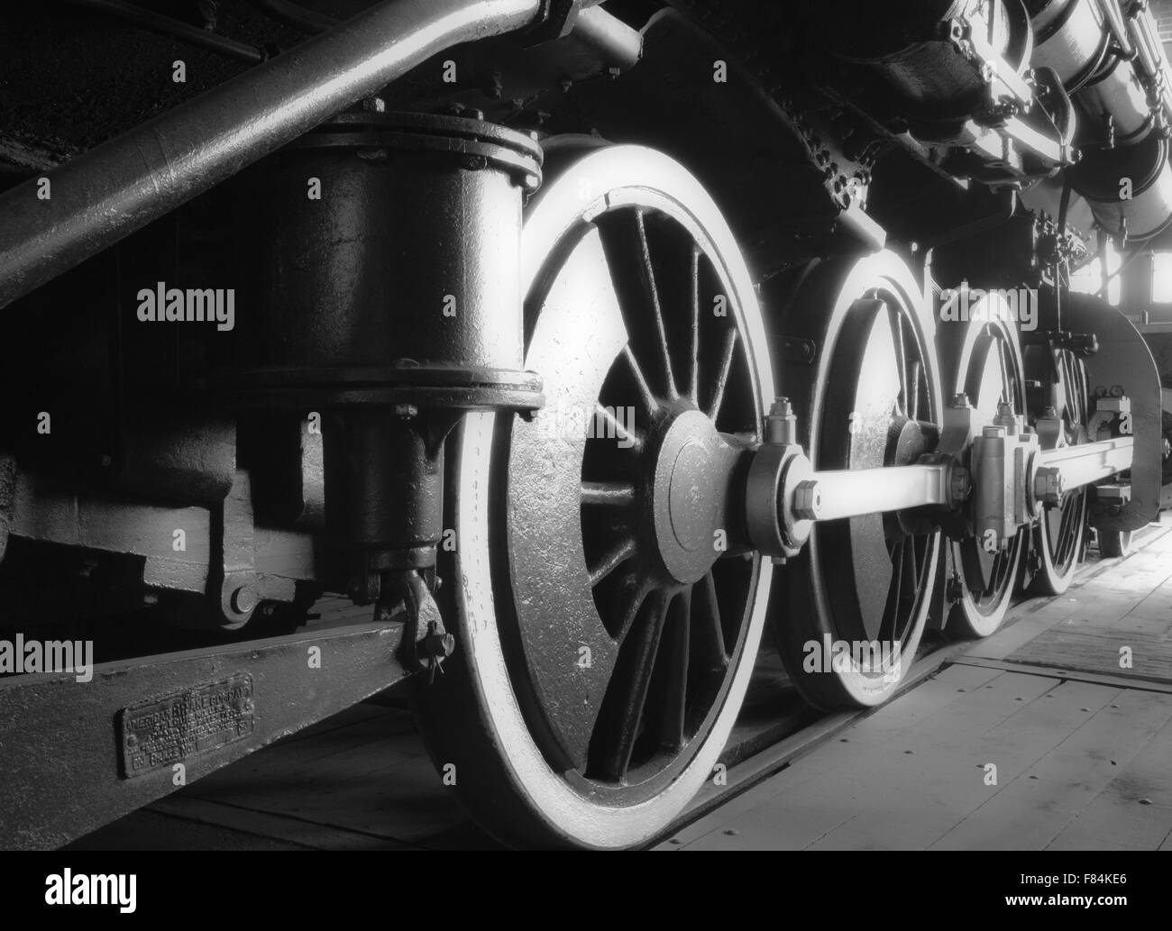 Primo piano di Gears and Wheels sulla locomotiva a vapore al North Carolina Transportation Museum Spencer, NC Foto Stock