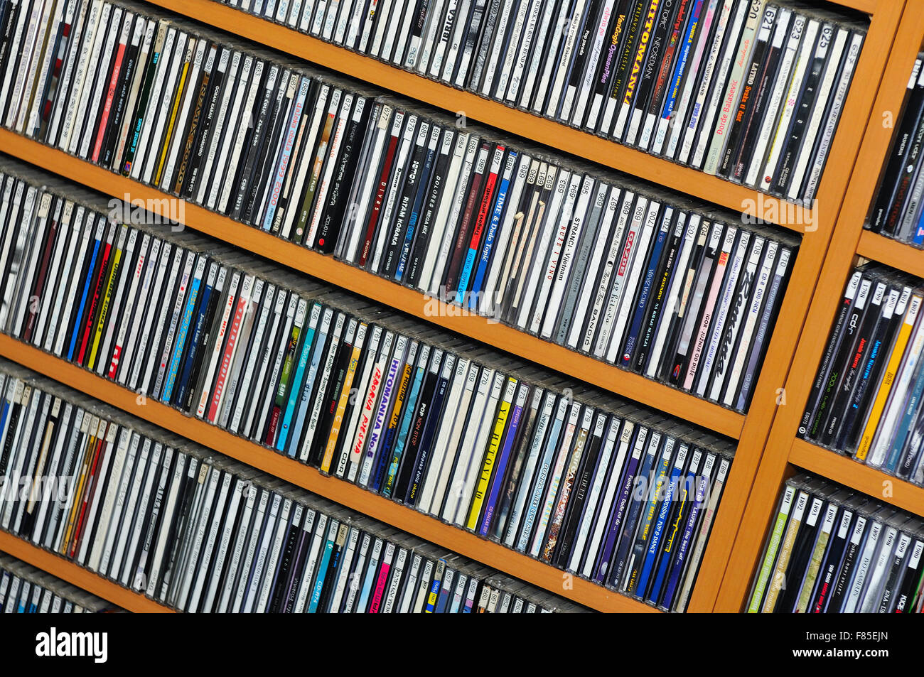 Musica cd dvd e le piastre di raccolta archivio Libreria Foto Stock