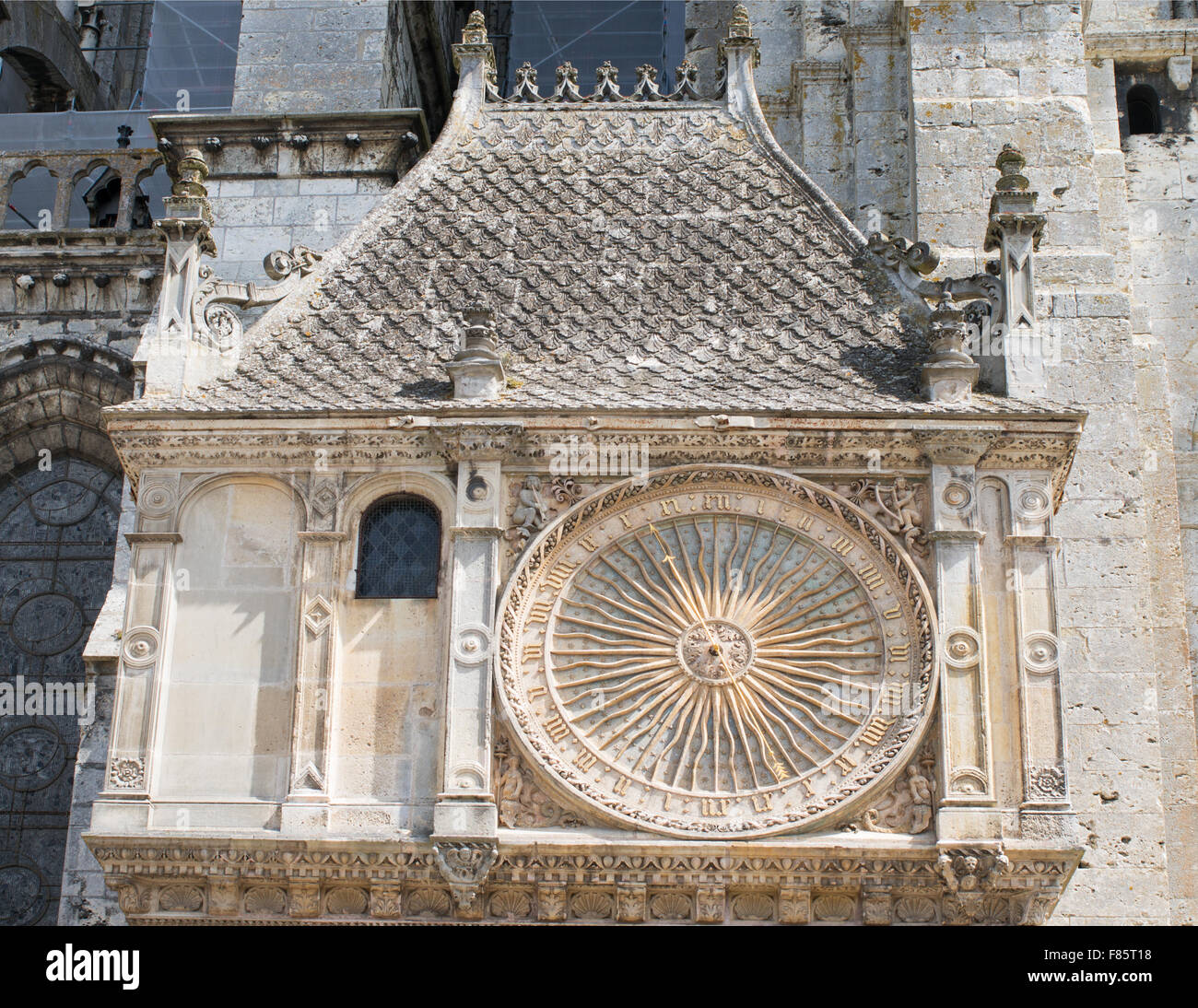 L'orologio astronomico e la cattedrale di Chartres , Eure-et-Loir, Francia, Europa Foto Stock