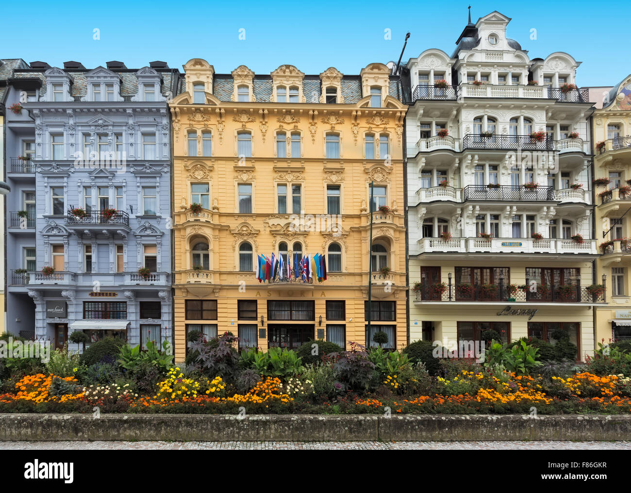 CARLSBAD, REPUBBLICA CECA, Ottobre 10, 2015 - edificio storico e nel centro cittadino della città termale di Karlovy Vary (Carlsbad) Foto Stock
