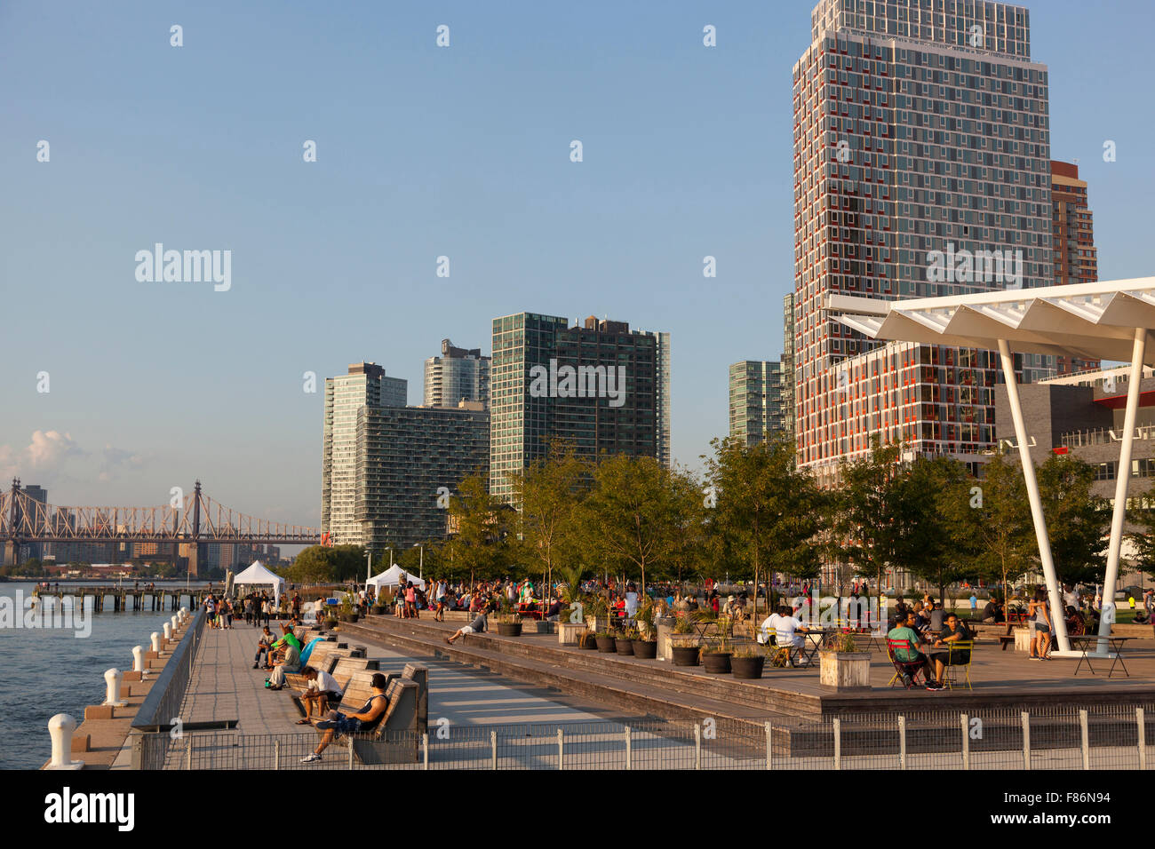 Cacciatori punto a sud dal terminal dei traghetti di Long Island, New York, Stati Uniti d'America Foto Stock