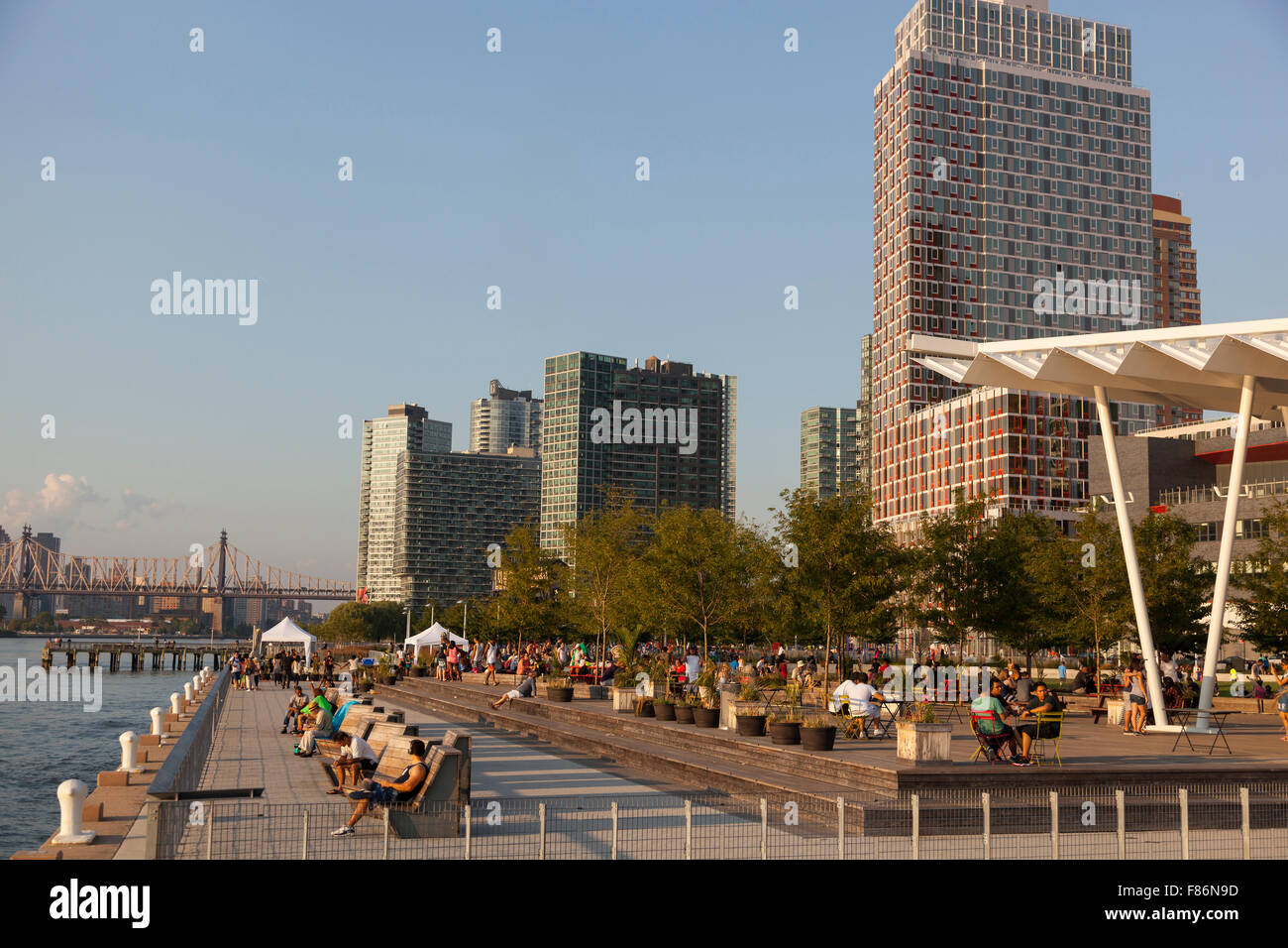 Cacciatori punto a sud dal terminal dei traghetti di Long Island, New York, Stati Uniti d'America Foto Stock