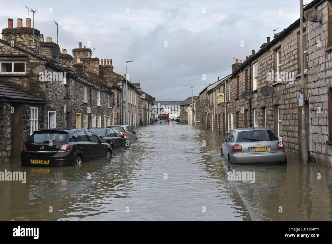 Kendal, Regno Unito. 06 Dic, 2015. Ann Street in Kendal è profondo sotto acqua di inondazione. Tempesta Desmond causato gravi inondazioni in Kendal e in Cumbria. Credito: Michael Scott/Alamy Live News Foto Stock